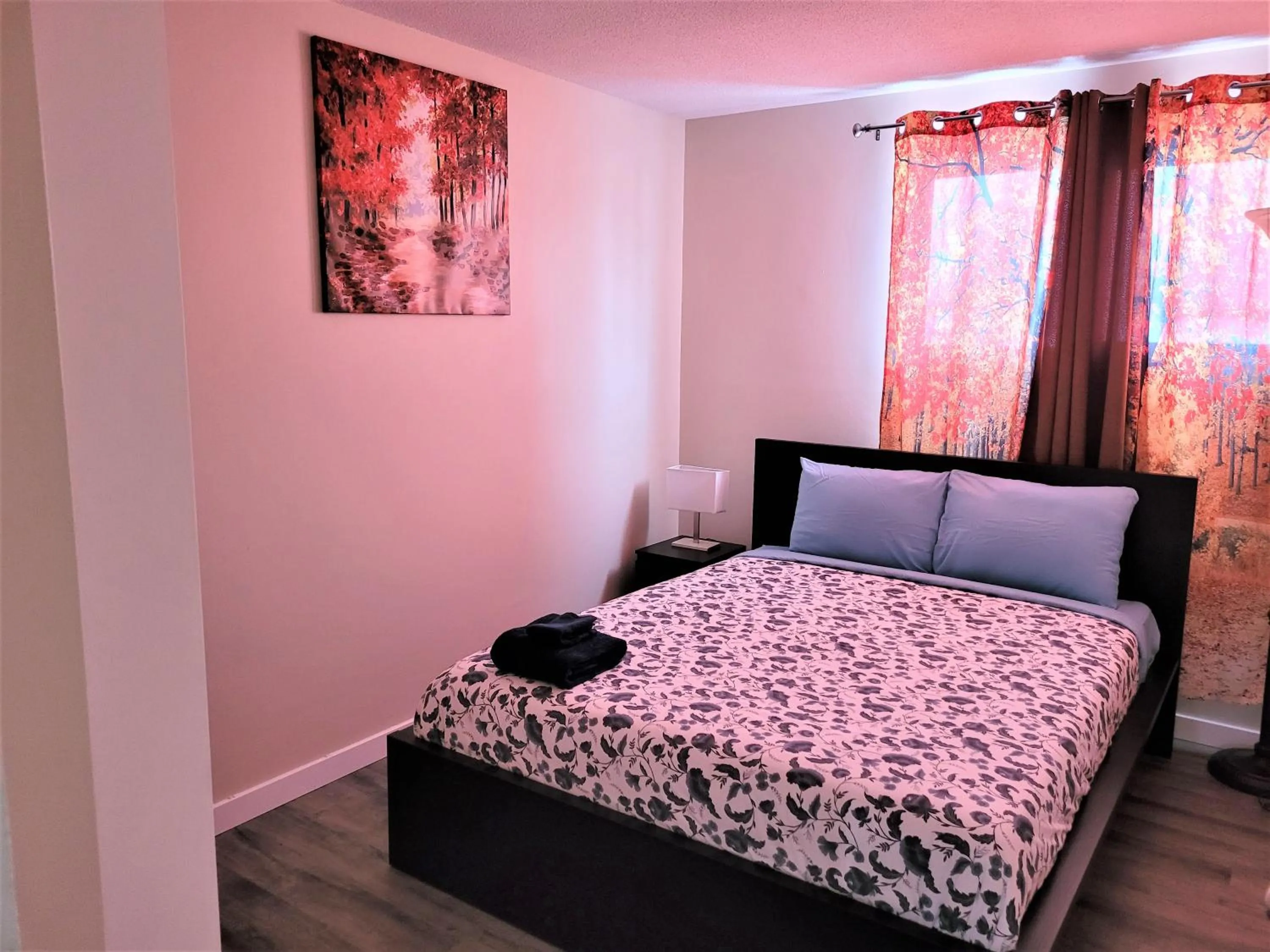 Bedroom, Bed in Cozy 4 bedroom townhouse - peaceful feel of home