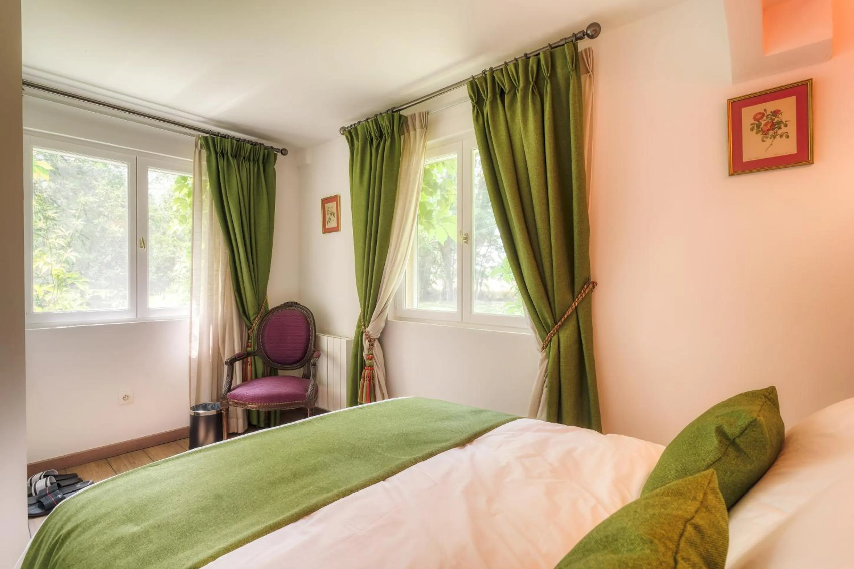 Bed in Le Petit Château de Barbizon au Bois du Mée