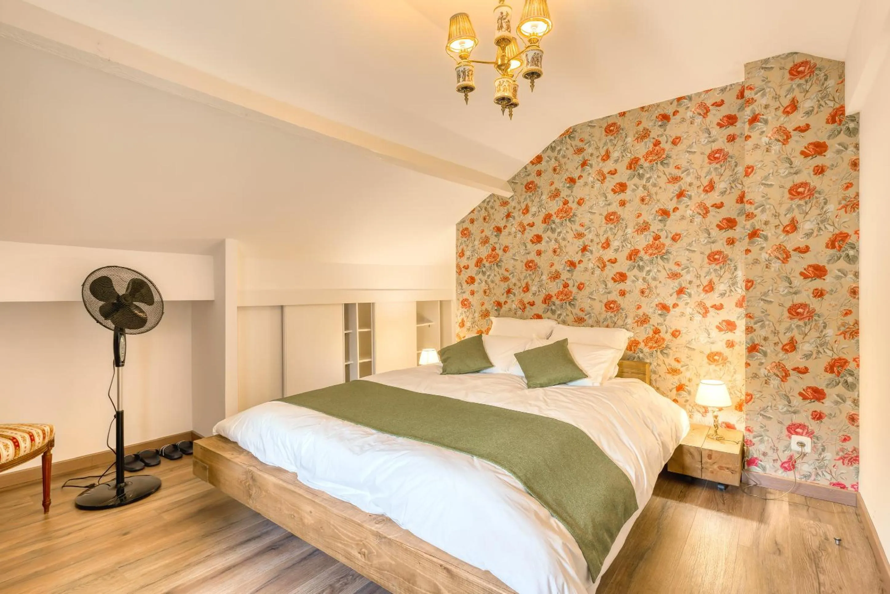 Bed in Le Petit Château de Barbizon au Bois du Mée