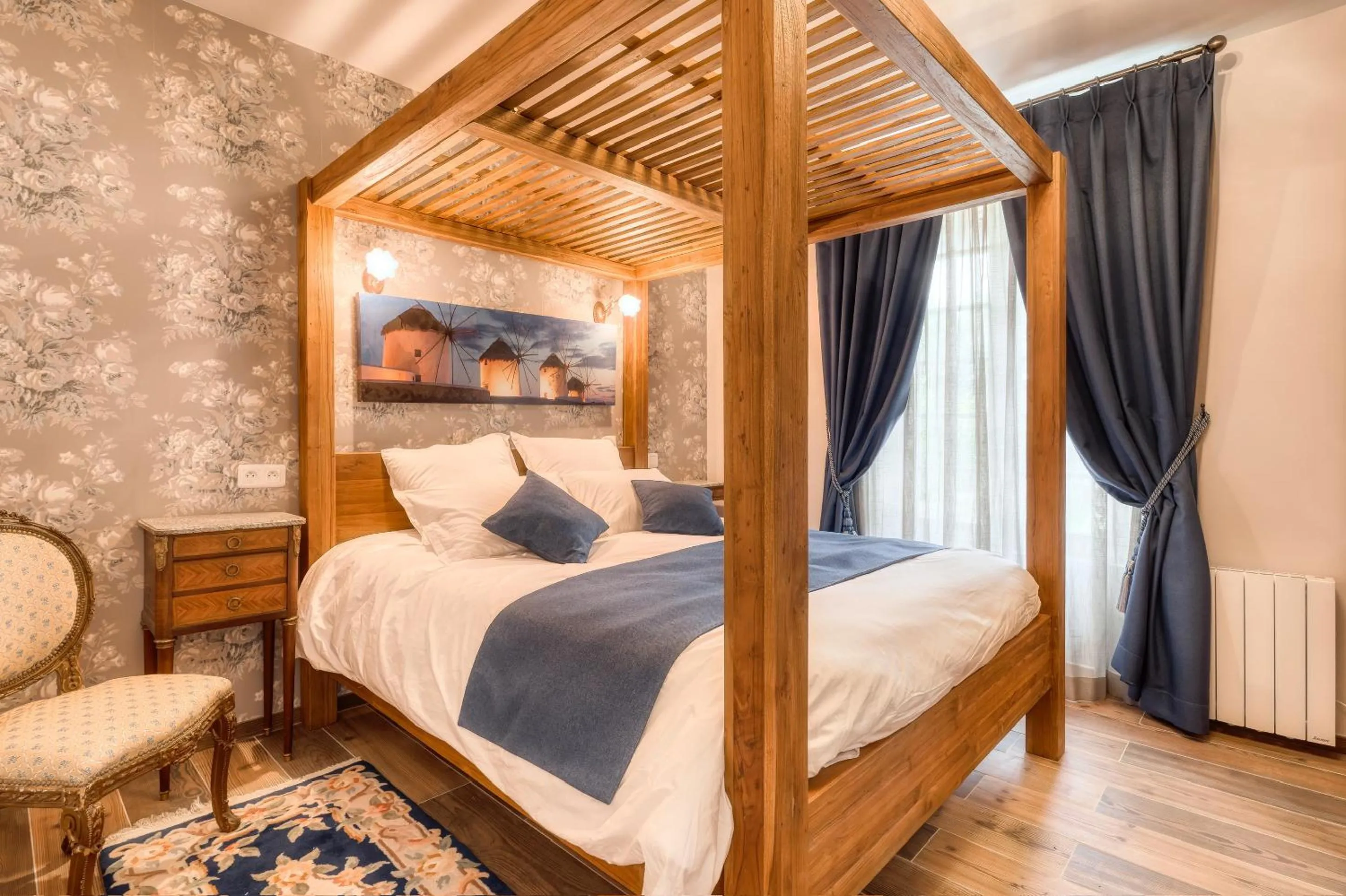 Bed in Le Petit Château de Barbizon au Bois du Mée