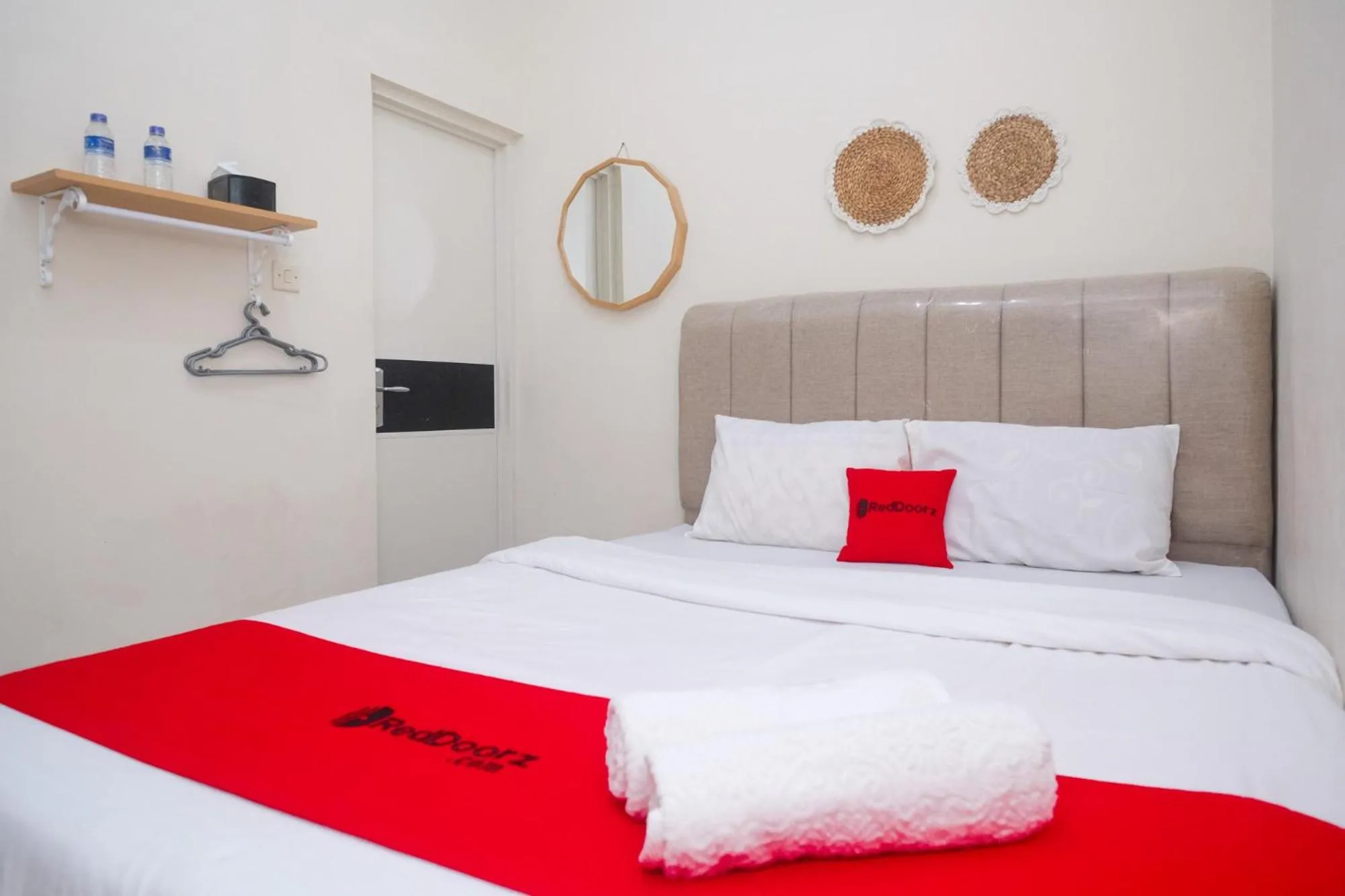 Bed in RedDoorz Syariah near Universitas Mercu Buana Kampus 2 Yogyakarta