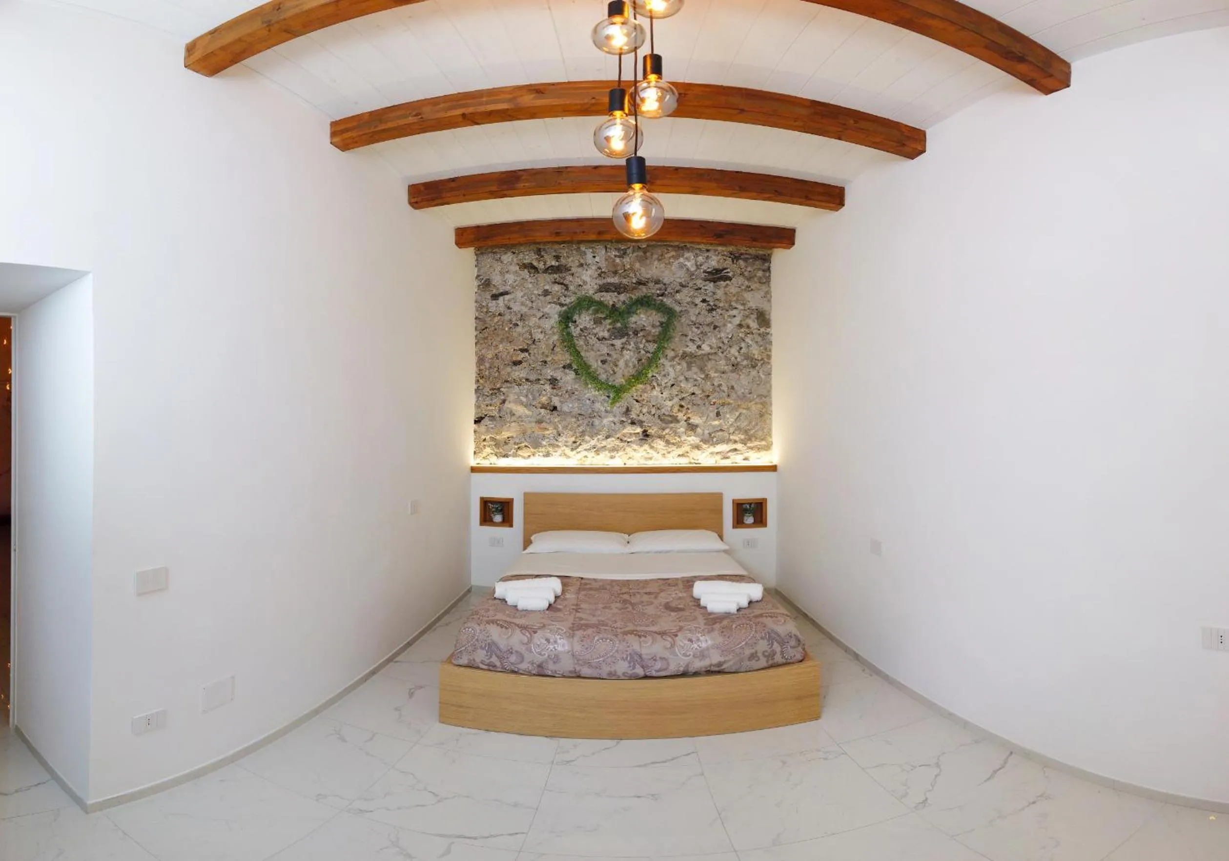 Photo of the whole room, Bed in extra luxury apartment salerno center