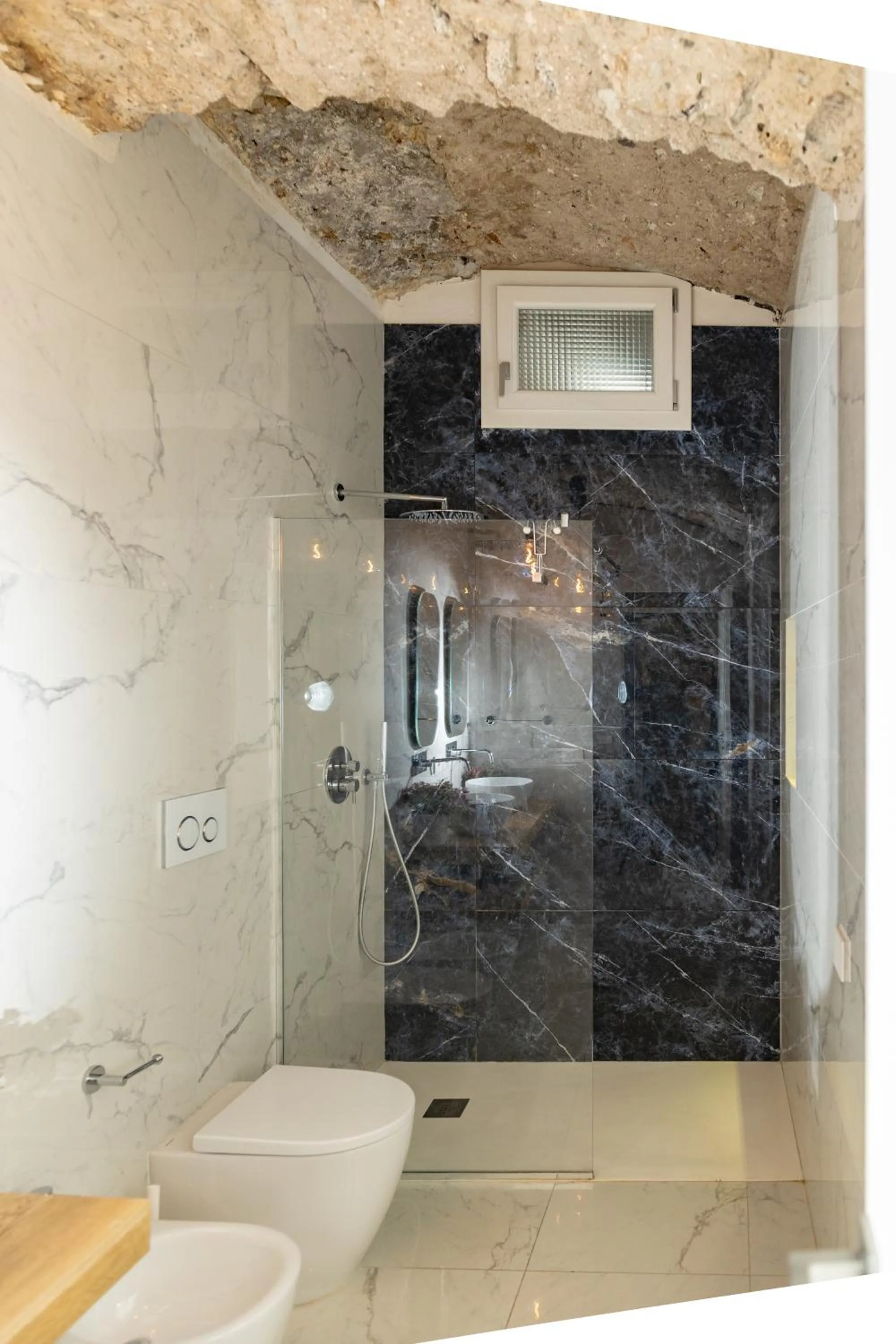 Shower in extra luxury apartment salerno center
