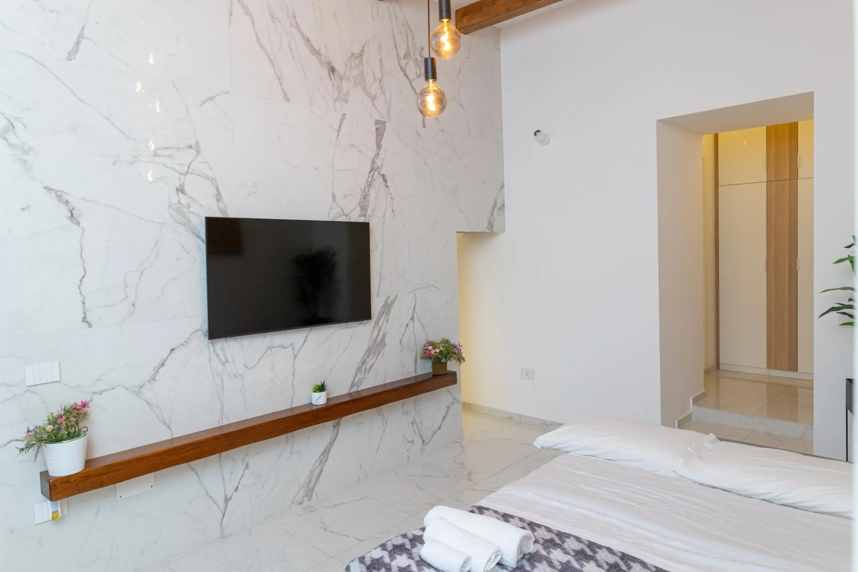 Bed in extra luxury apartment salerno center