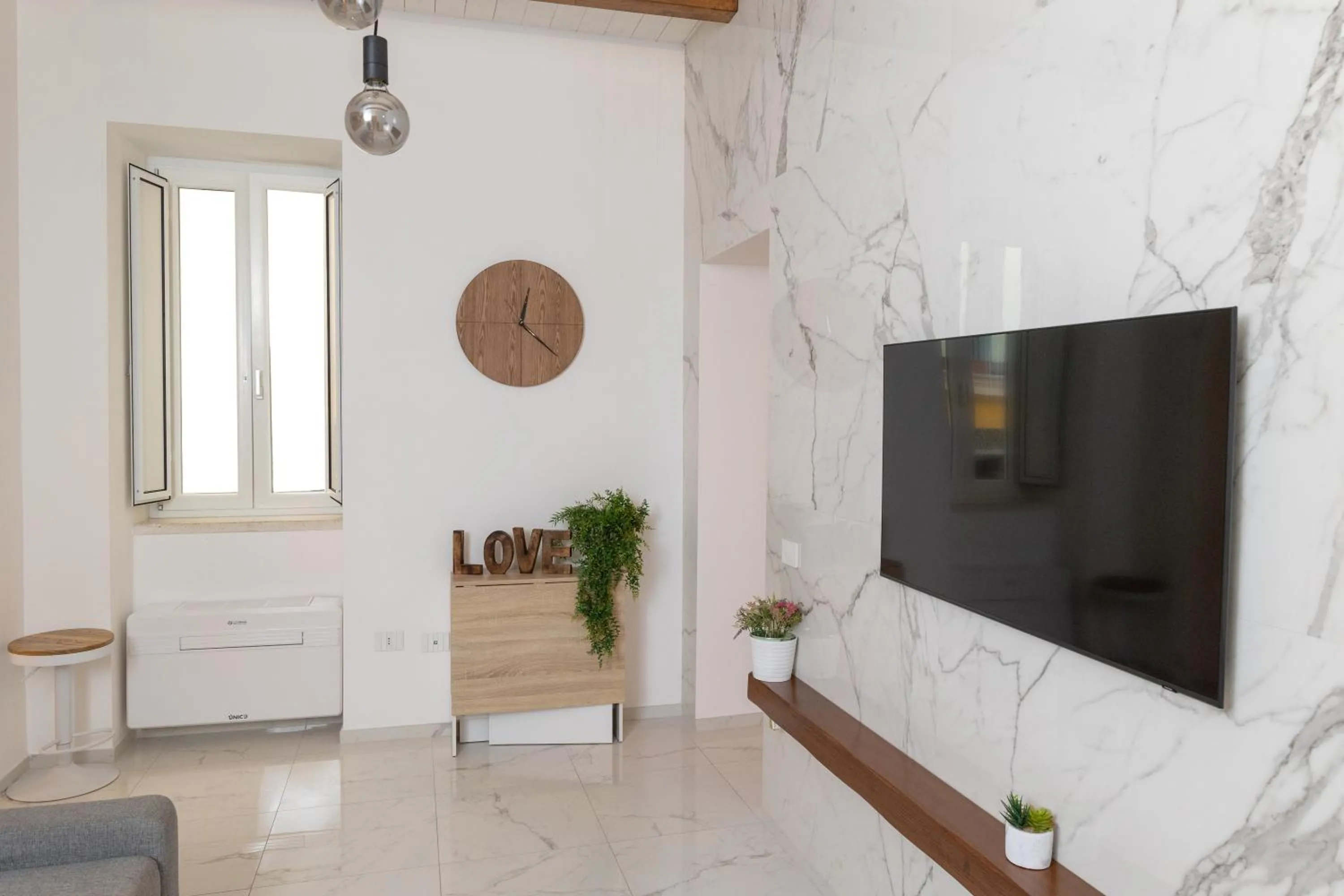 TV and multimedia in extra luxury apartment salerno center
