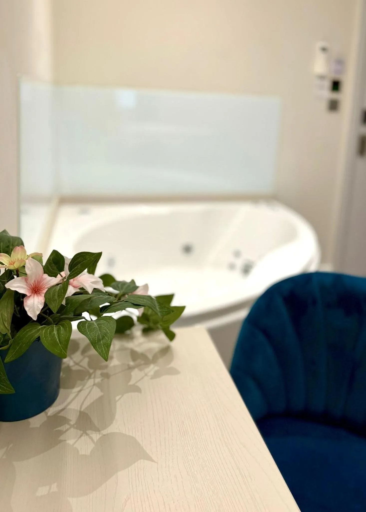 Hot Tub in NOX Richmond