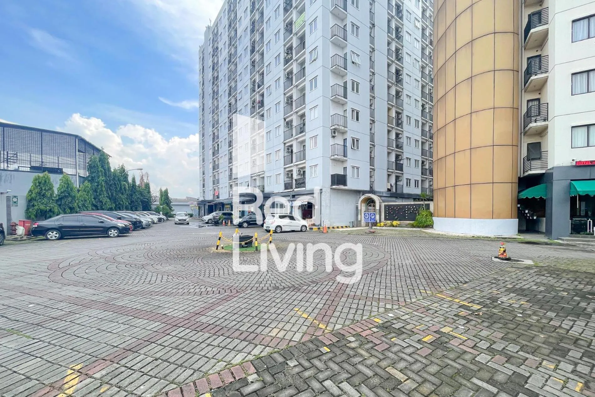 Property building in RedLiving Apartemen Paragon Village Karawaci - Ujang Rooms