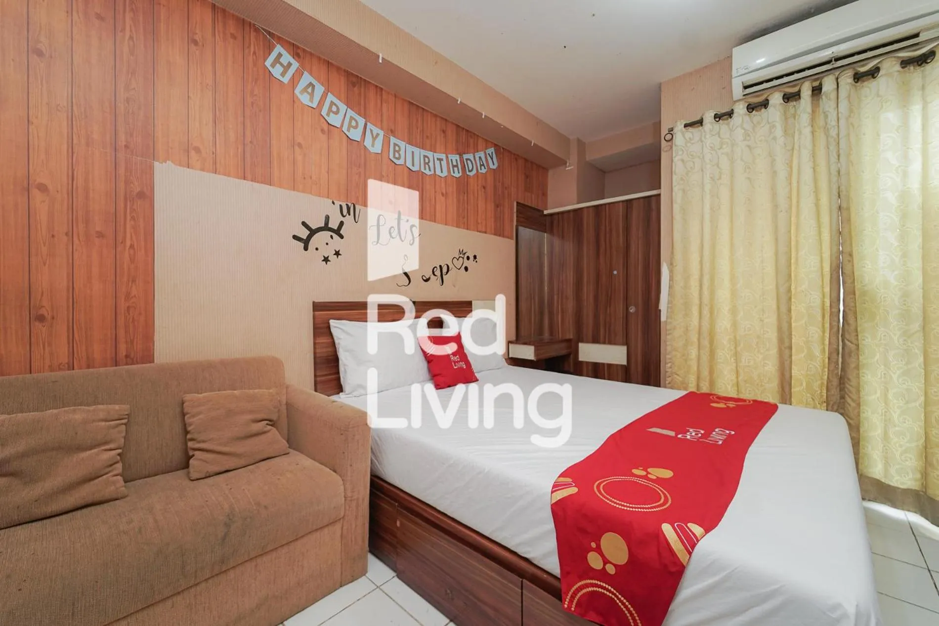 Bedroom, Bed in RedLiving Apartemen Paragon Village Karawaci - Ujang Rooms