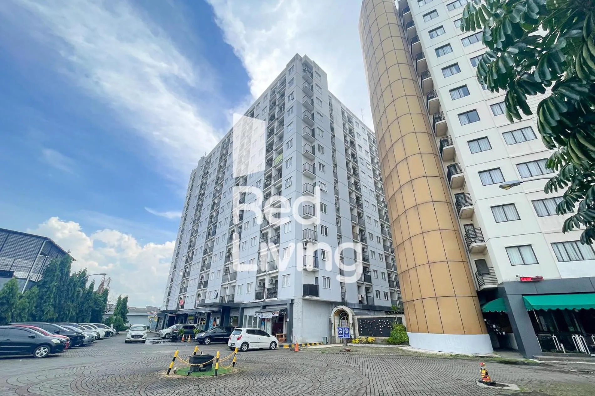 Property building in RedLiving Apartemen Paragon Village Karawaci - Ujang Rooms