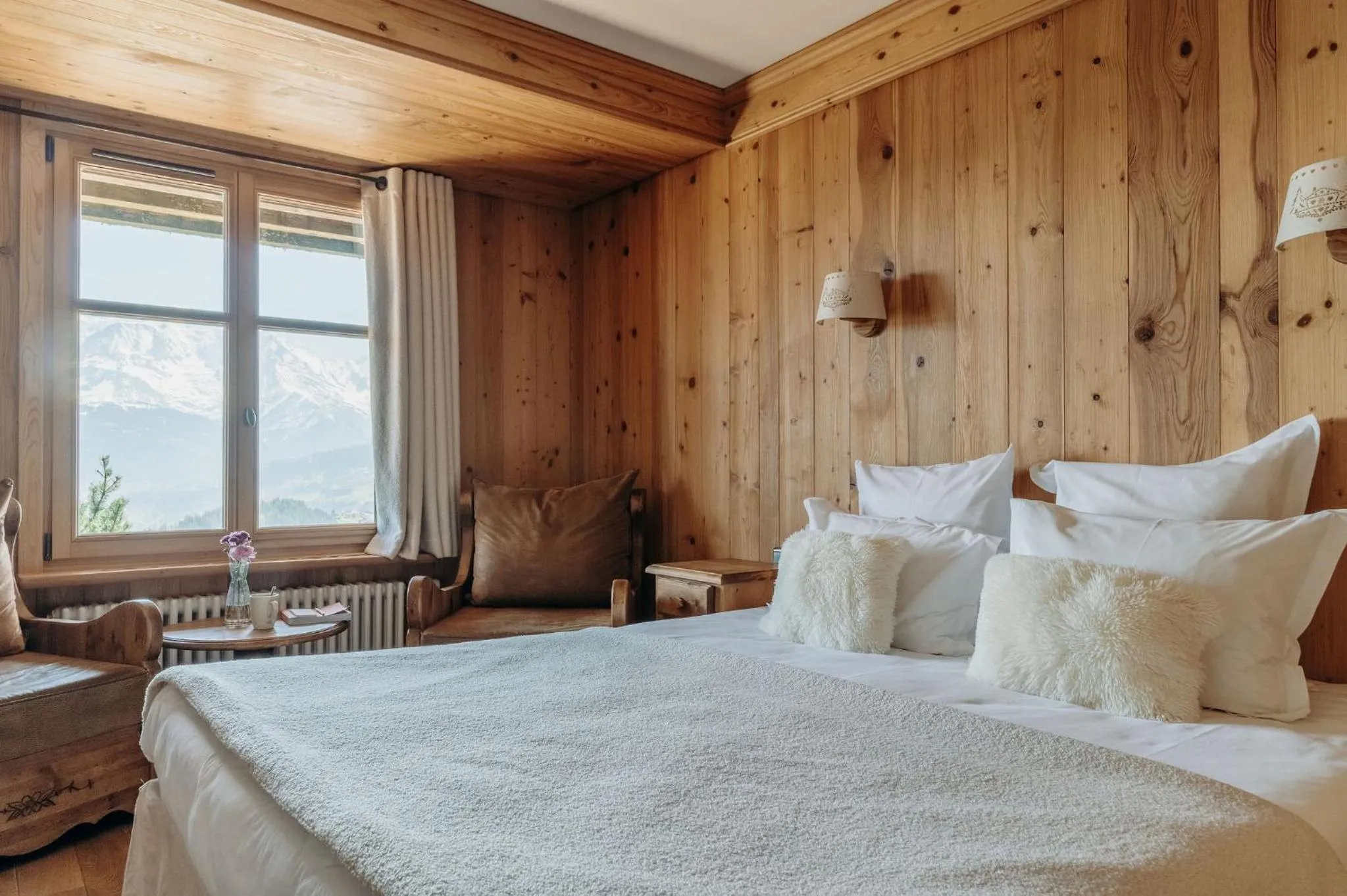 Bedroom, Bed in Le Chalet Hôtel Cordon Adults Only