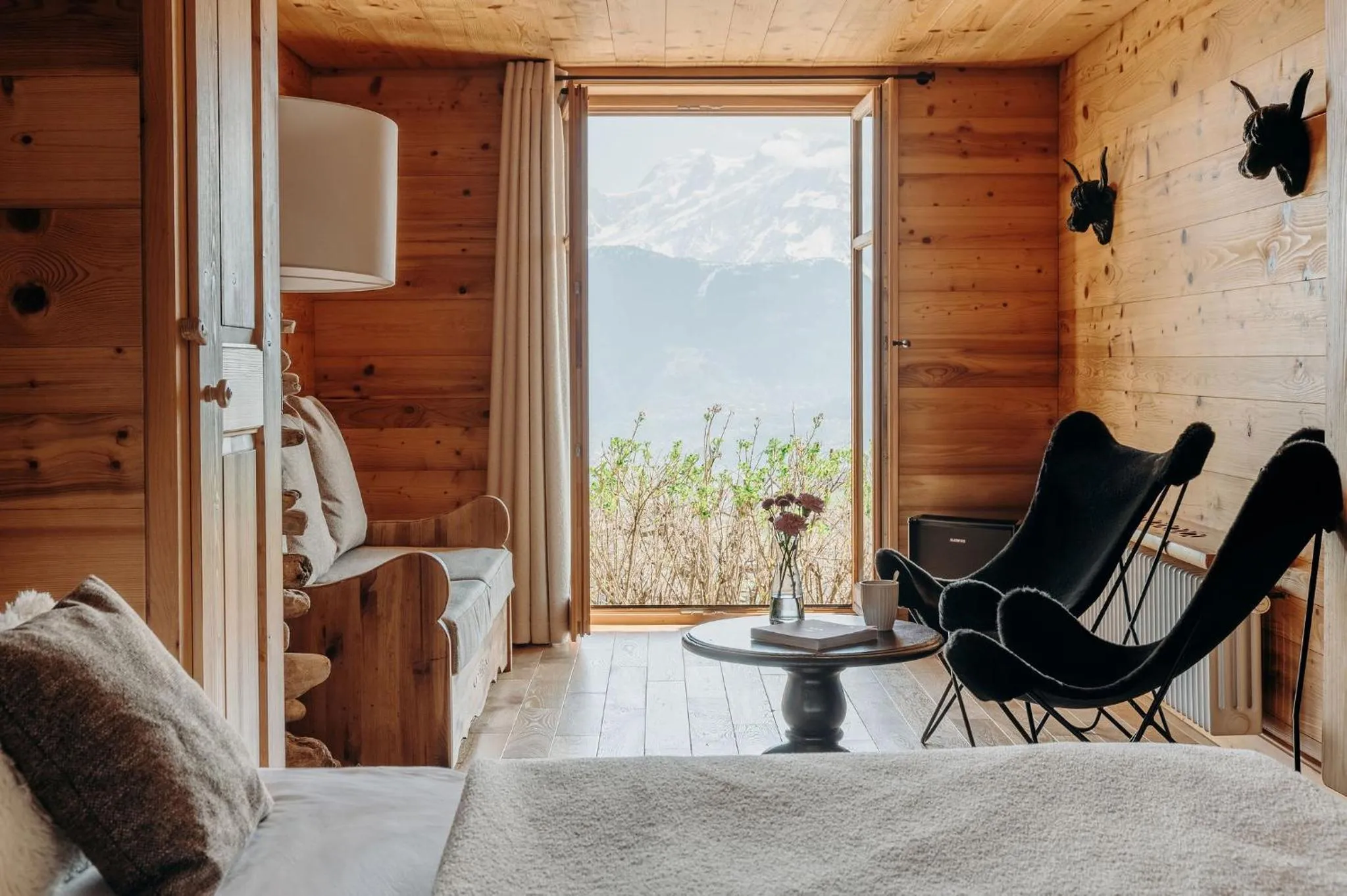 Bedroom in Le Chalet Hôtel Cordon Adults Only