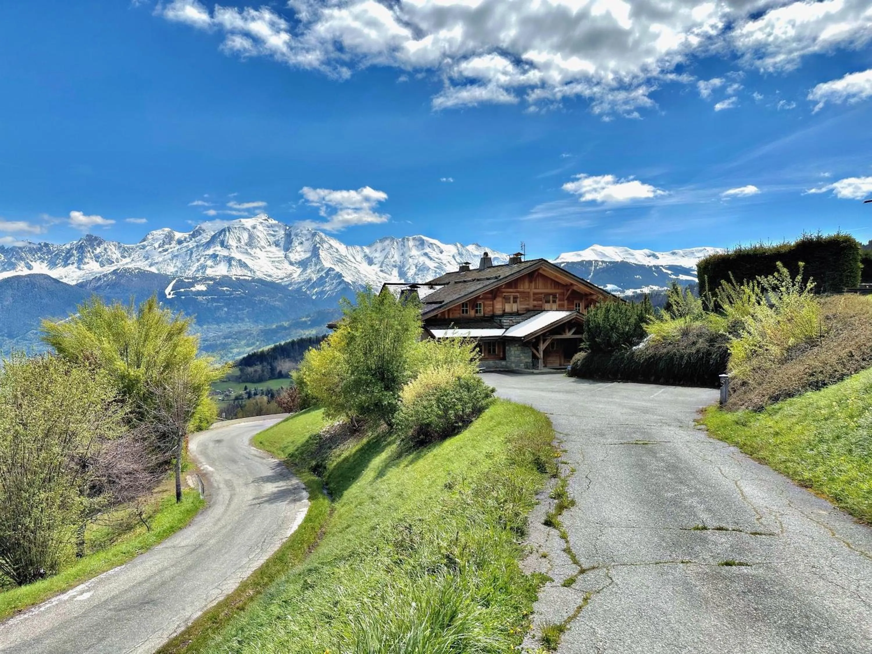 Property building in Le Chalet Hôtel Cordon Adults Only