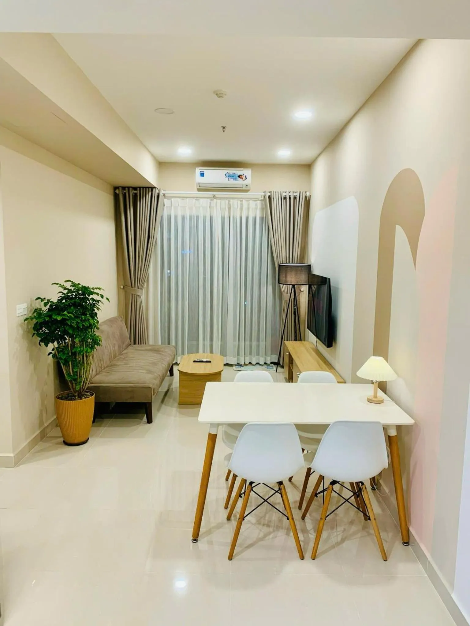 Otis Soho Saigon Balcony Apartment