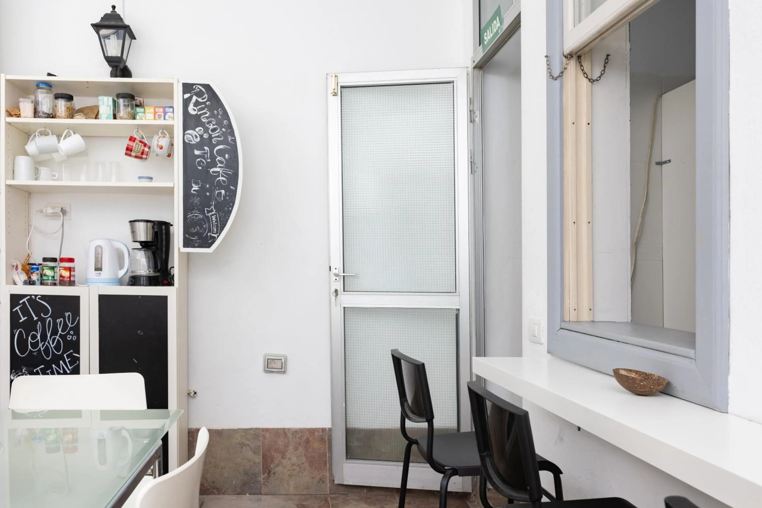 Coffee/tea facilities in Wanderlust Hostel
