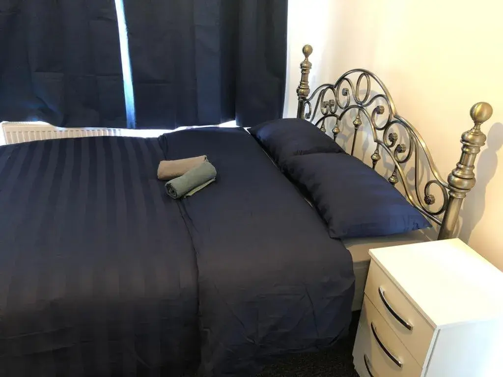 Double Room with Shared Bathroom in Rahal Ilford Double Room with Shared Bathroom in Rahal Ilford