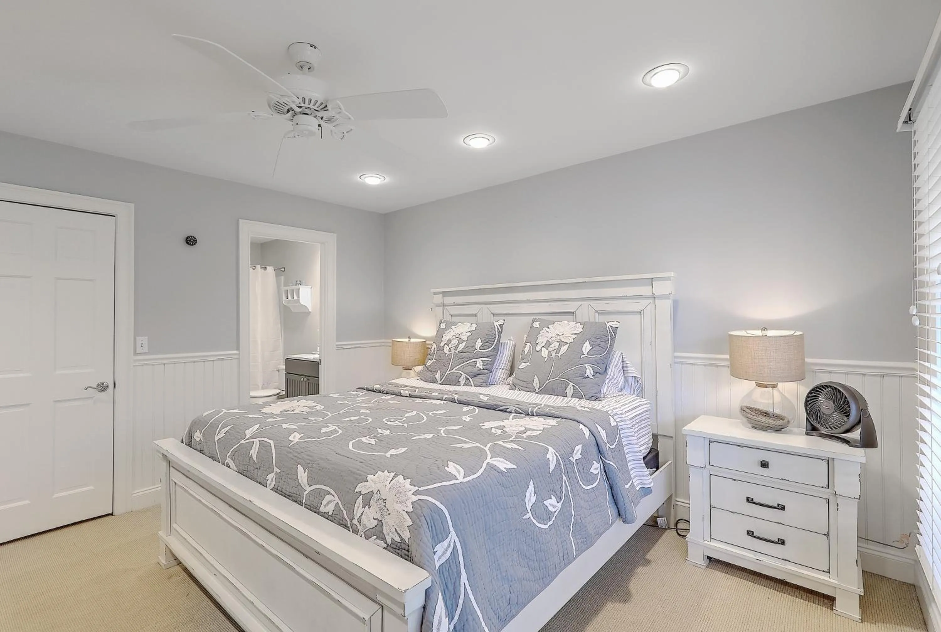 Bedroom, Bed in Fairway Dunes 27 - Screened Porch Golf Course View!