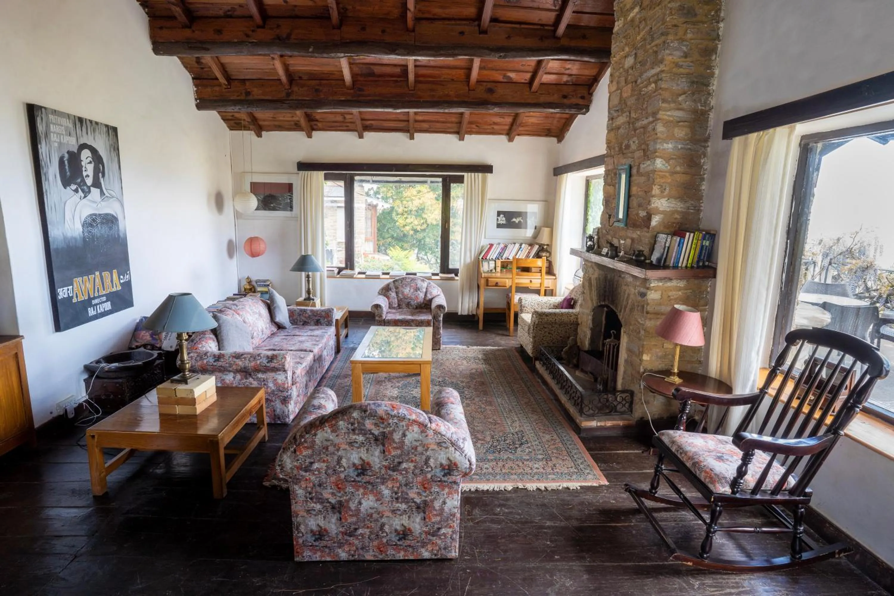 Library in Avenida Snowcap Retreat