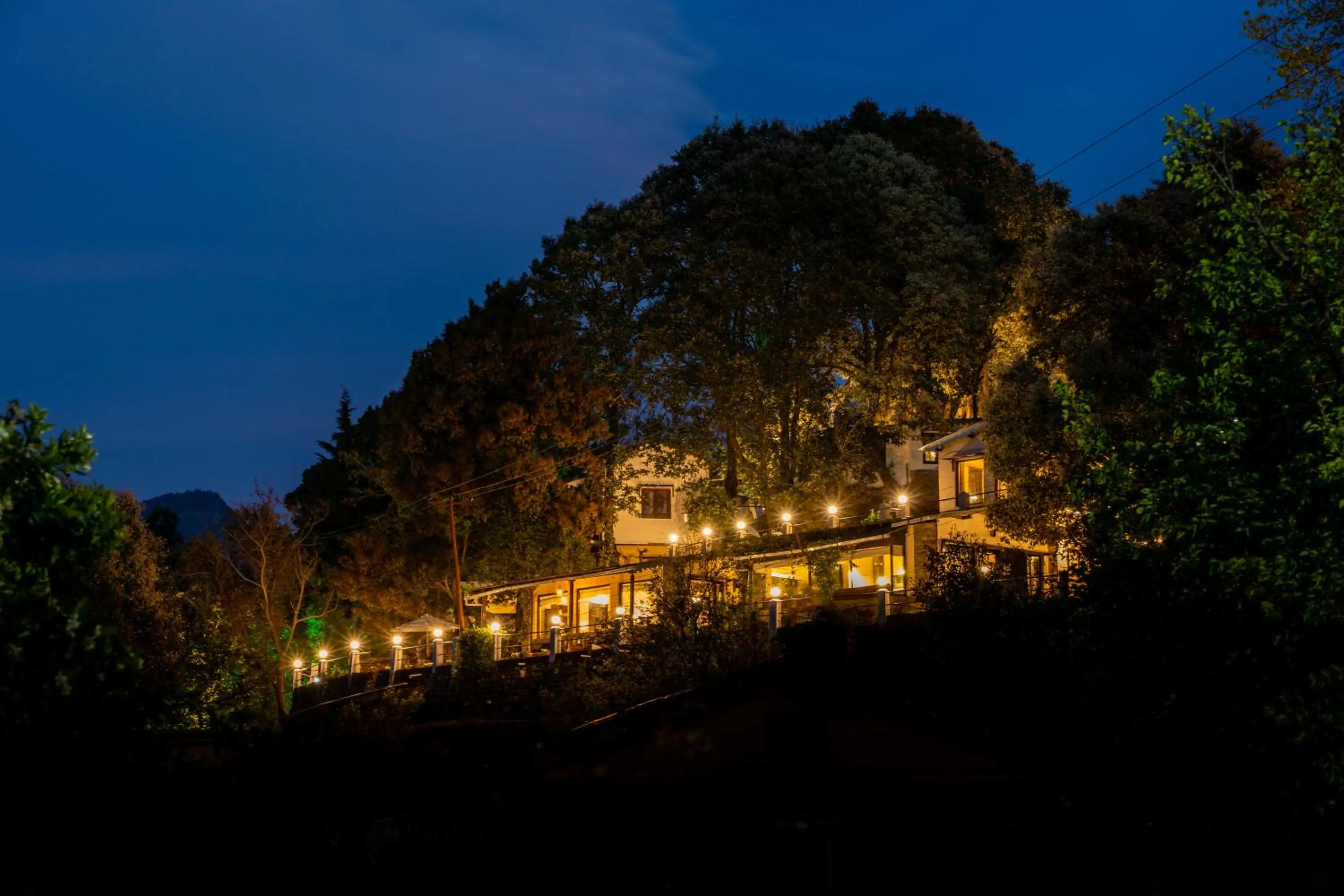 Property building in Avenida Snowcap Retreat