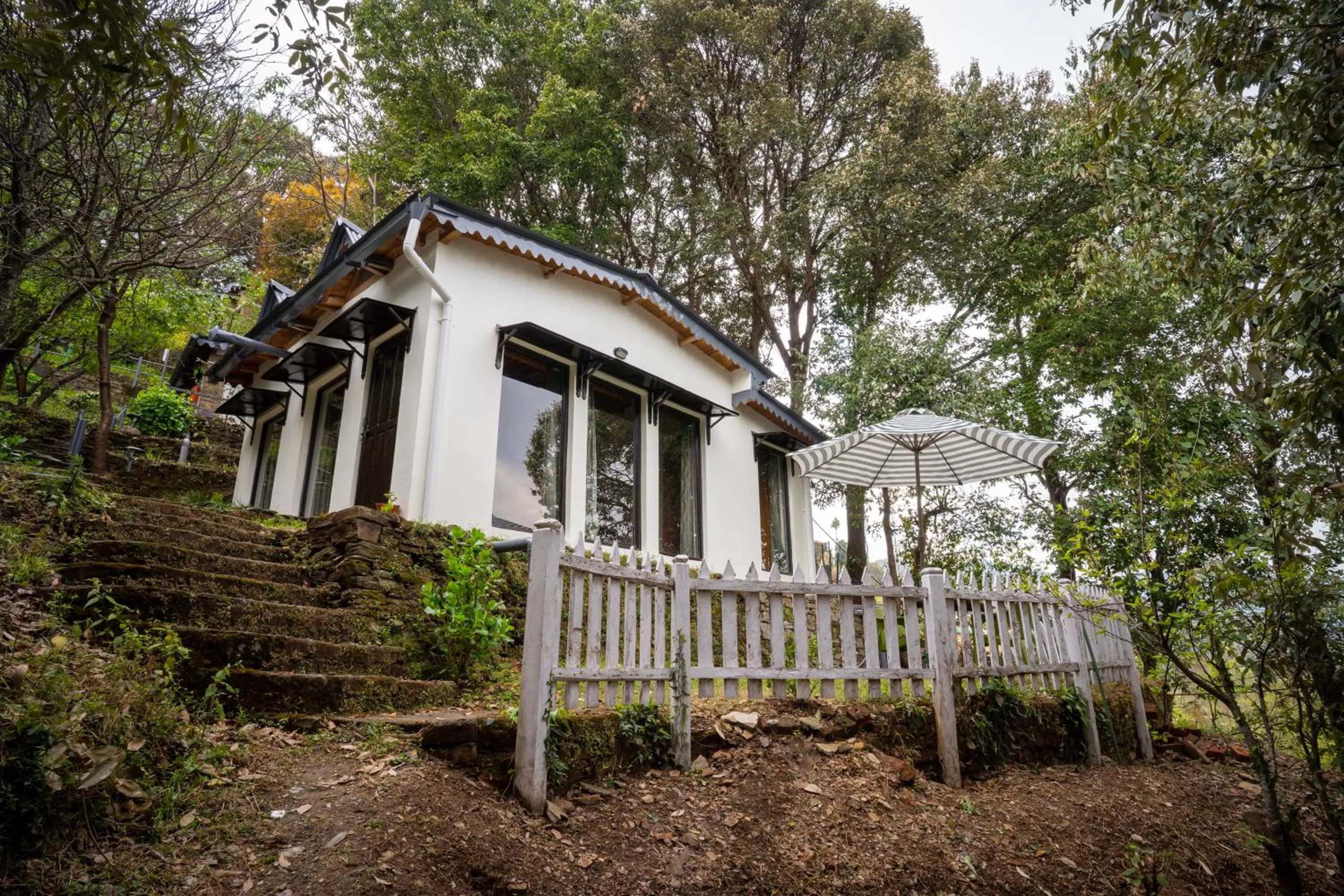 Property building in Avenida Snowcap Retreat
