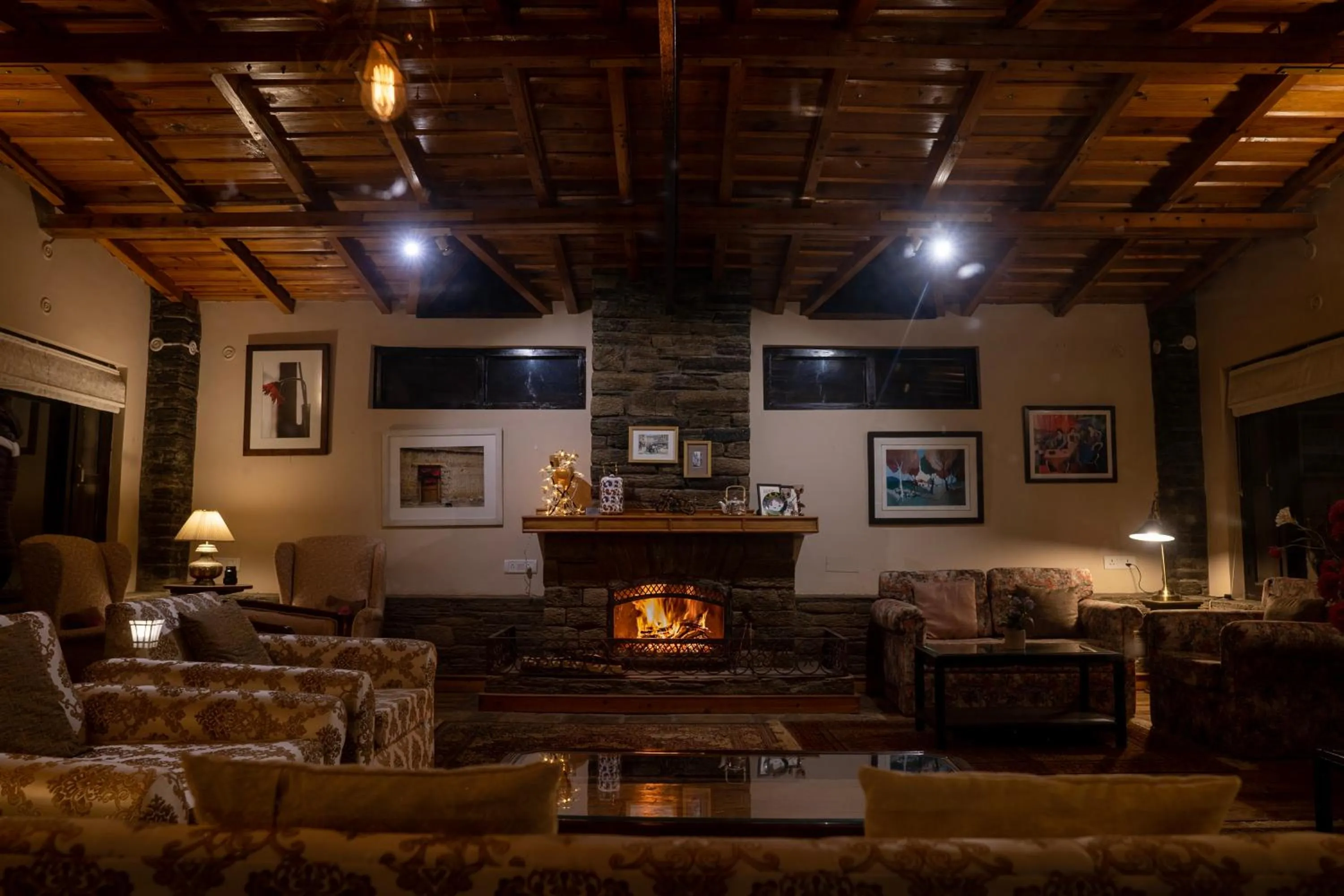 Lounge or bar in Avenida Snowcap Retreat