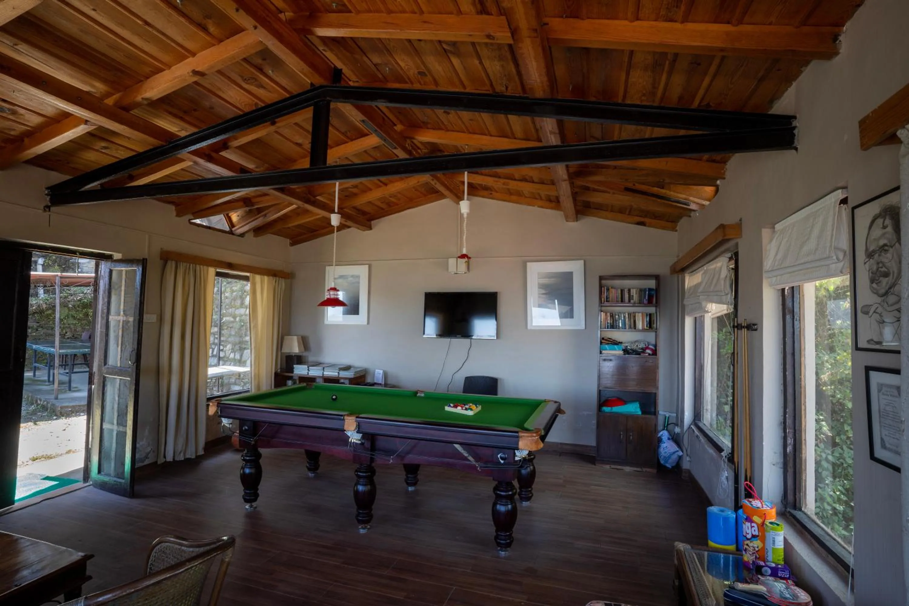 Game Room in Avenida Snowcap Retreat