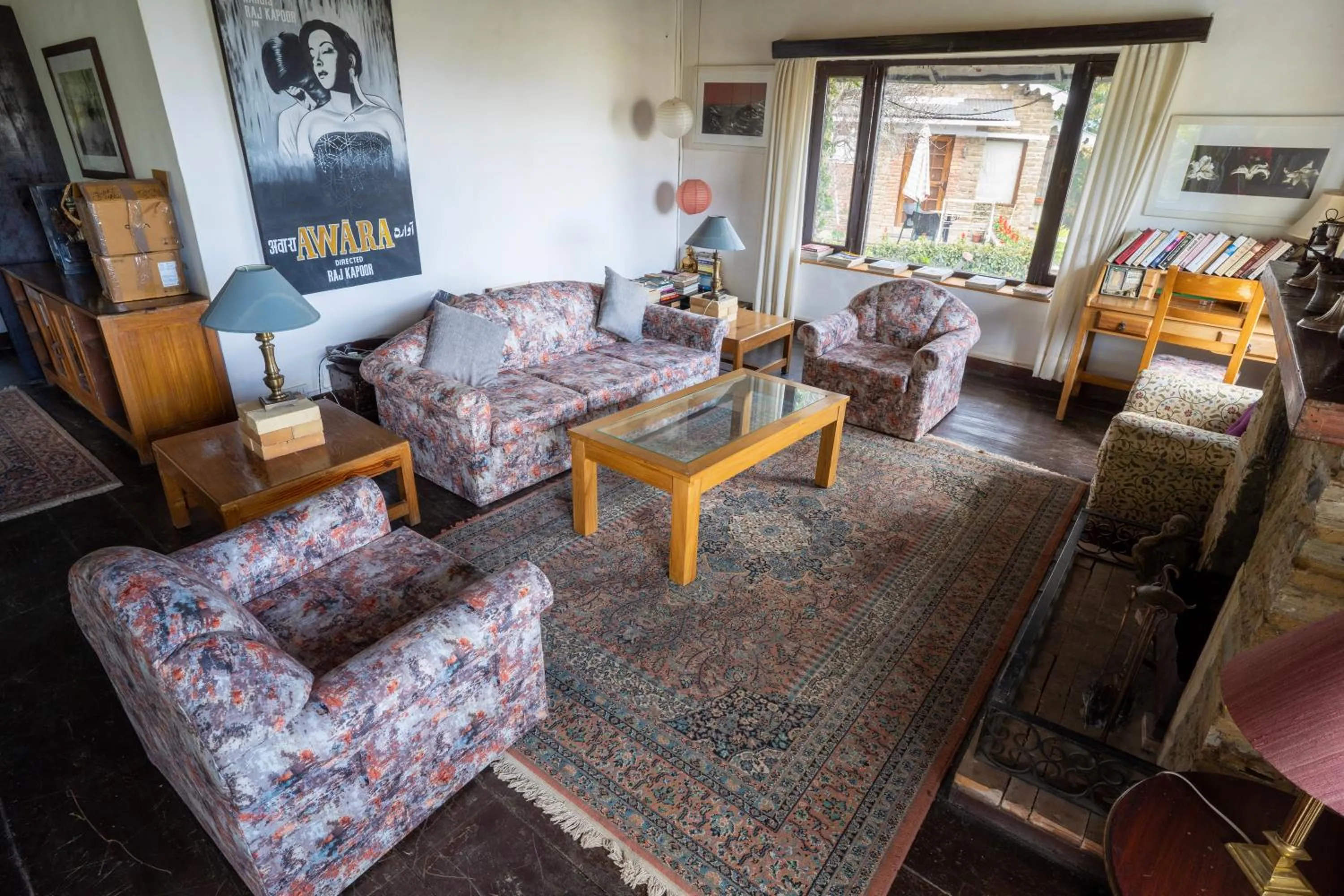 Library in Avenida Snowcap Retreat