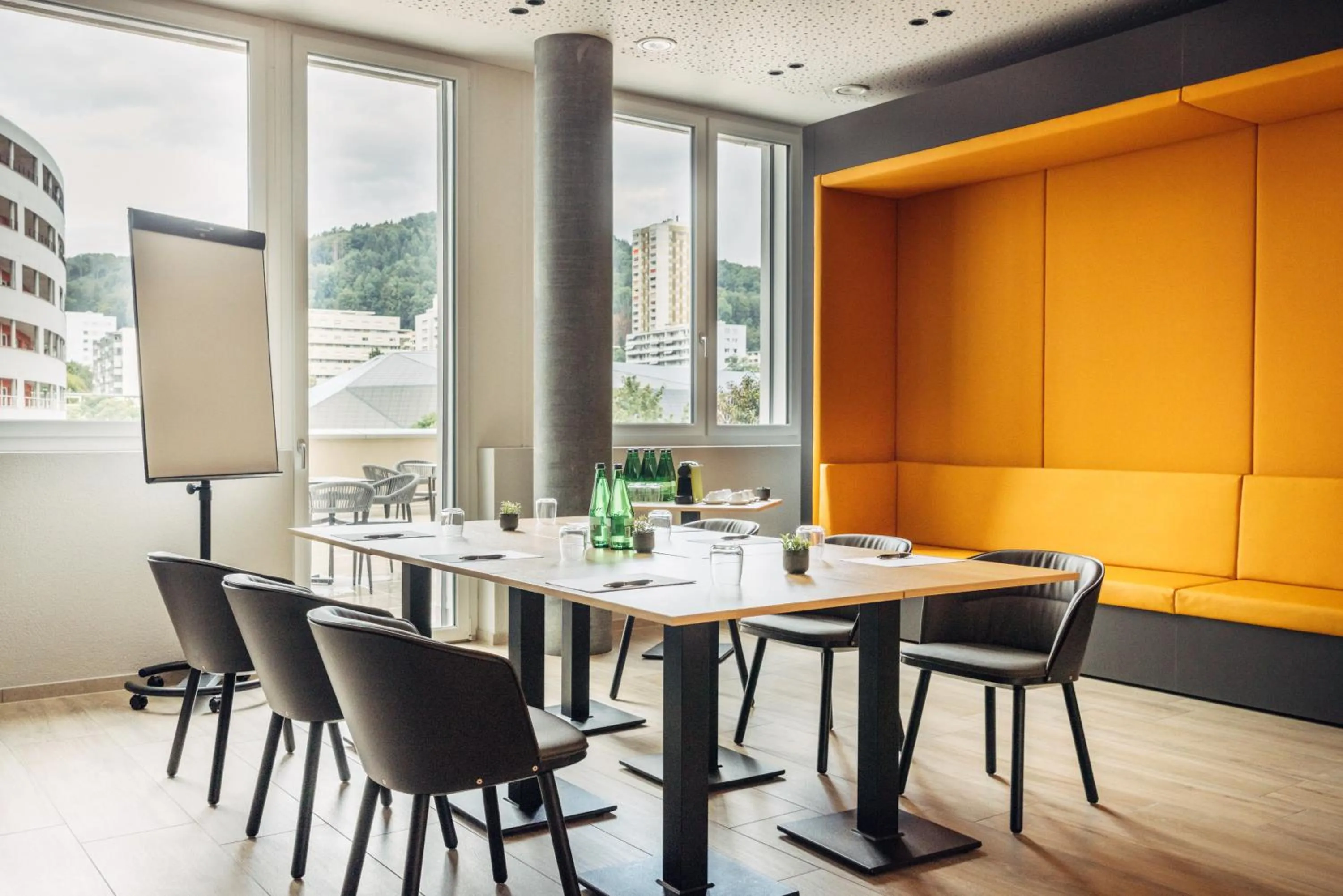 Business facilities in harry's home Zürich-Limmattal