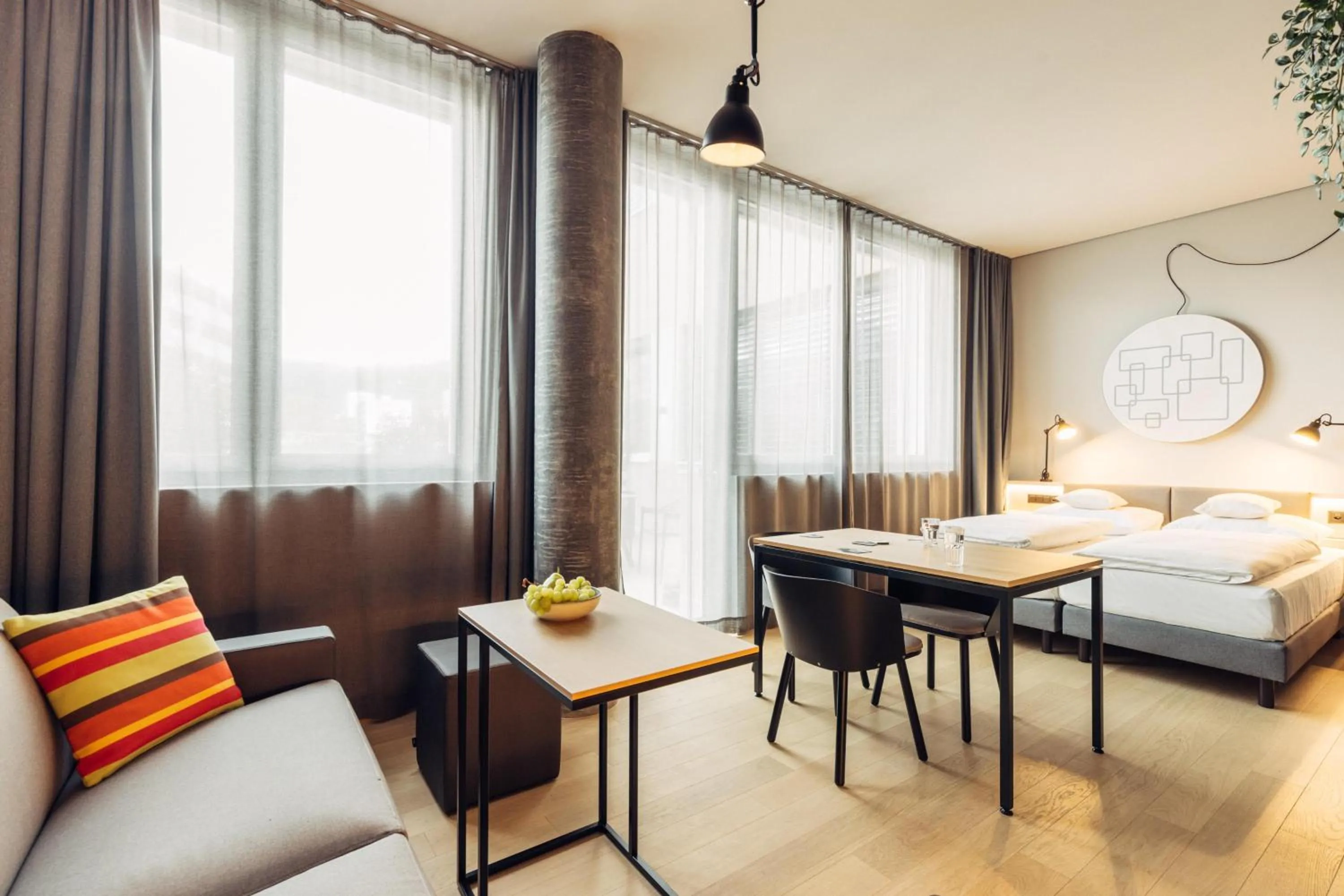 Photo of the whole room, Bed in harry's home Zürich-Limmattal