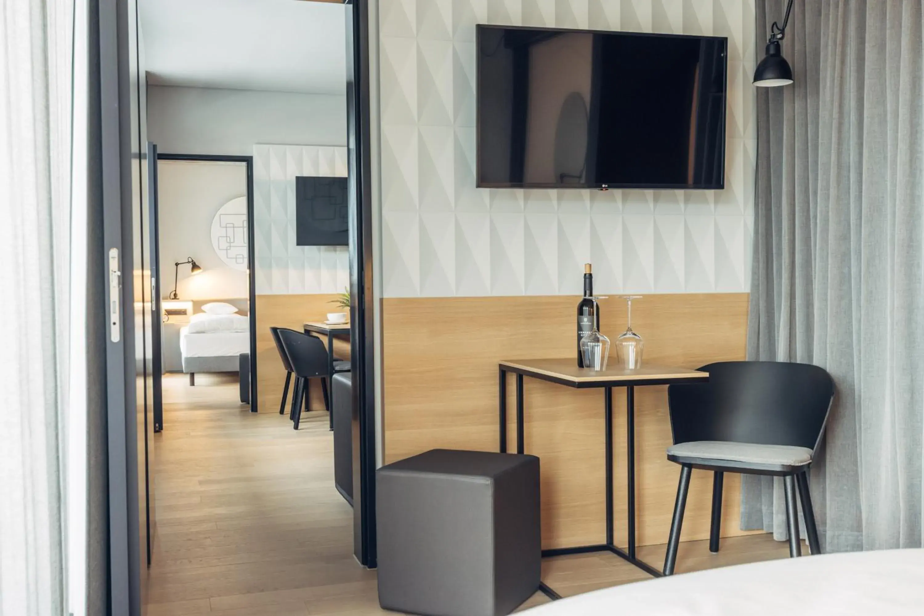 Photo of the whole room in harry's home Zürich-Limmattal Photo of the whole room in harry's home Zürich-Limmattal