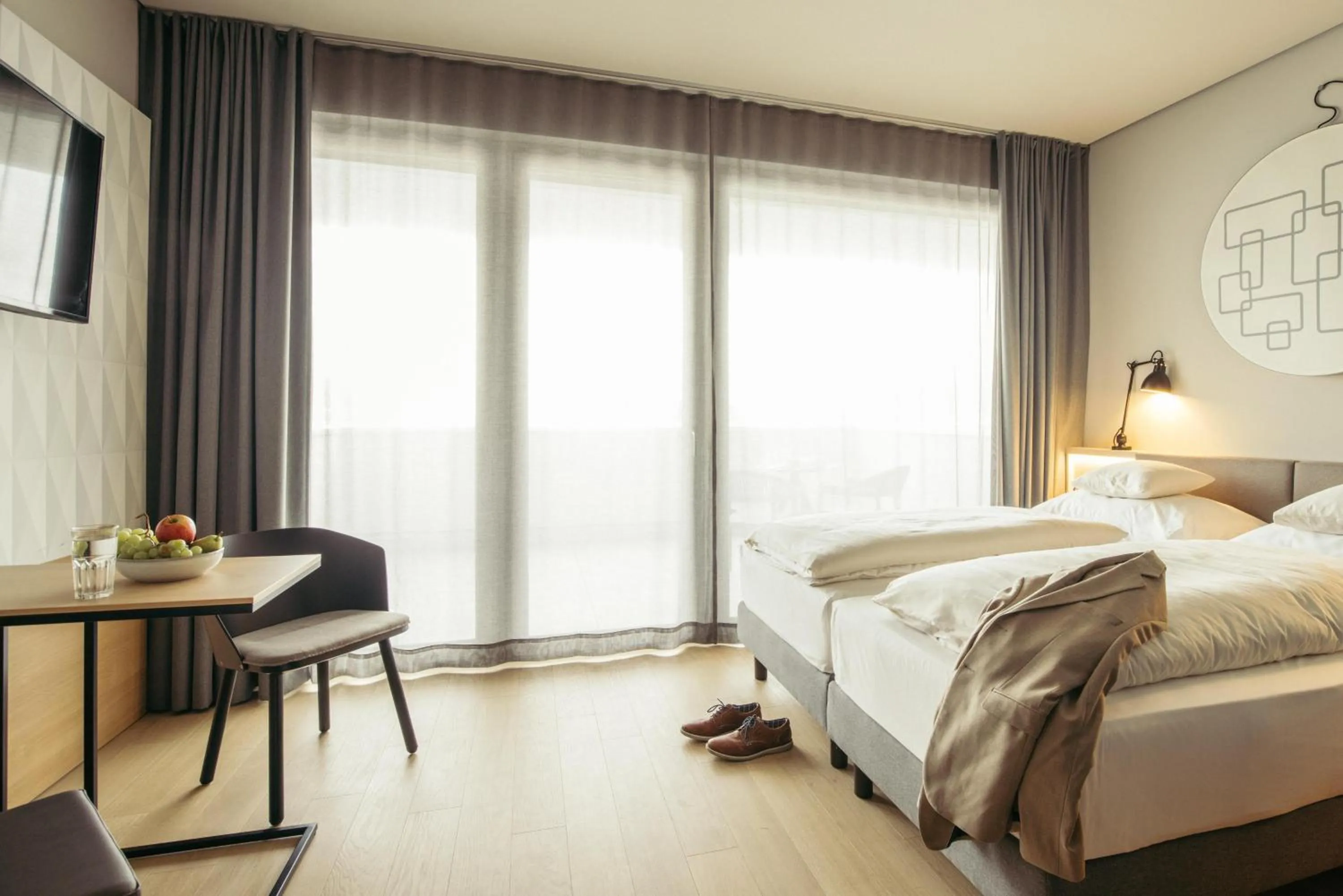 Photo of the whole room, Bed in harry's home Zürich-Limmattal