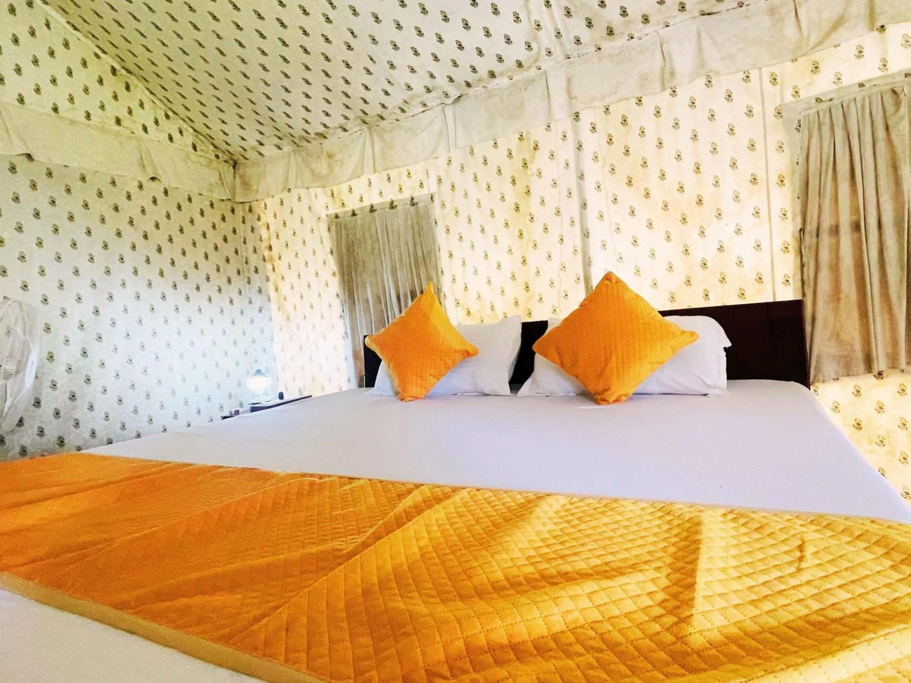 Bedroom, Bed in Cattle Inn Resort - Luxury Cottages Pushkar