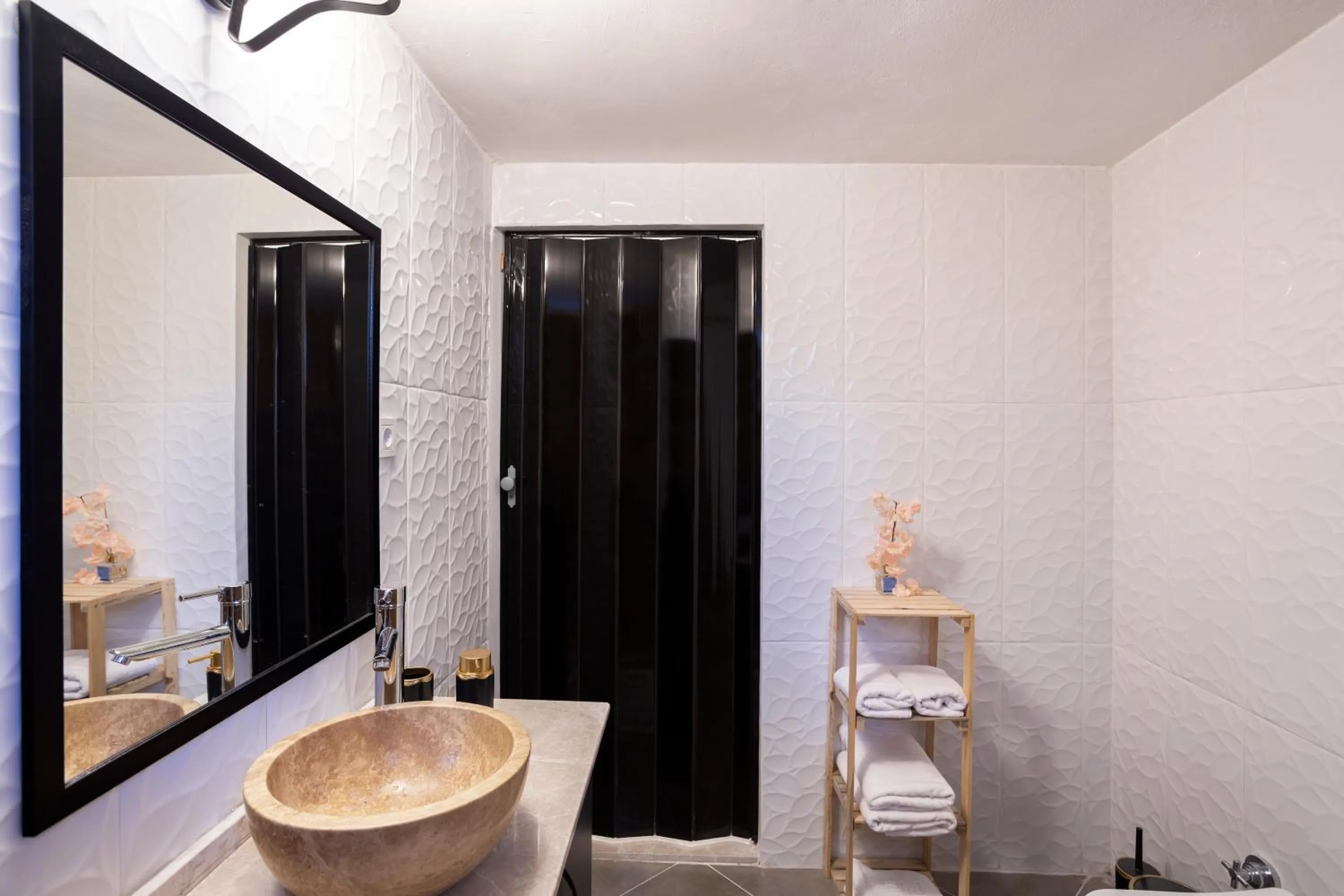 Toilet in 8 Rooms House