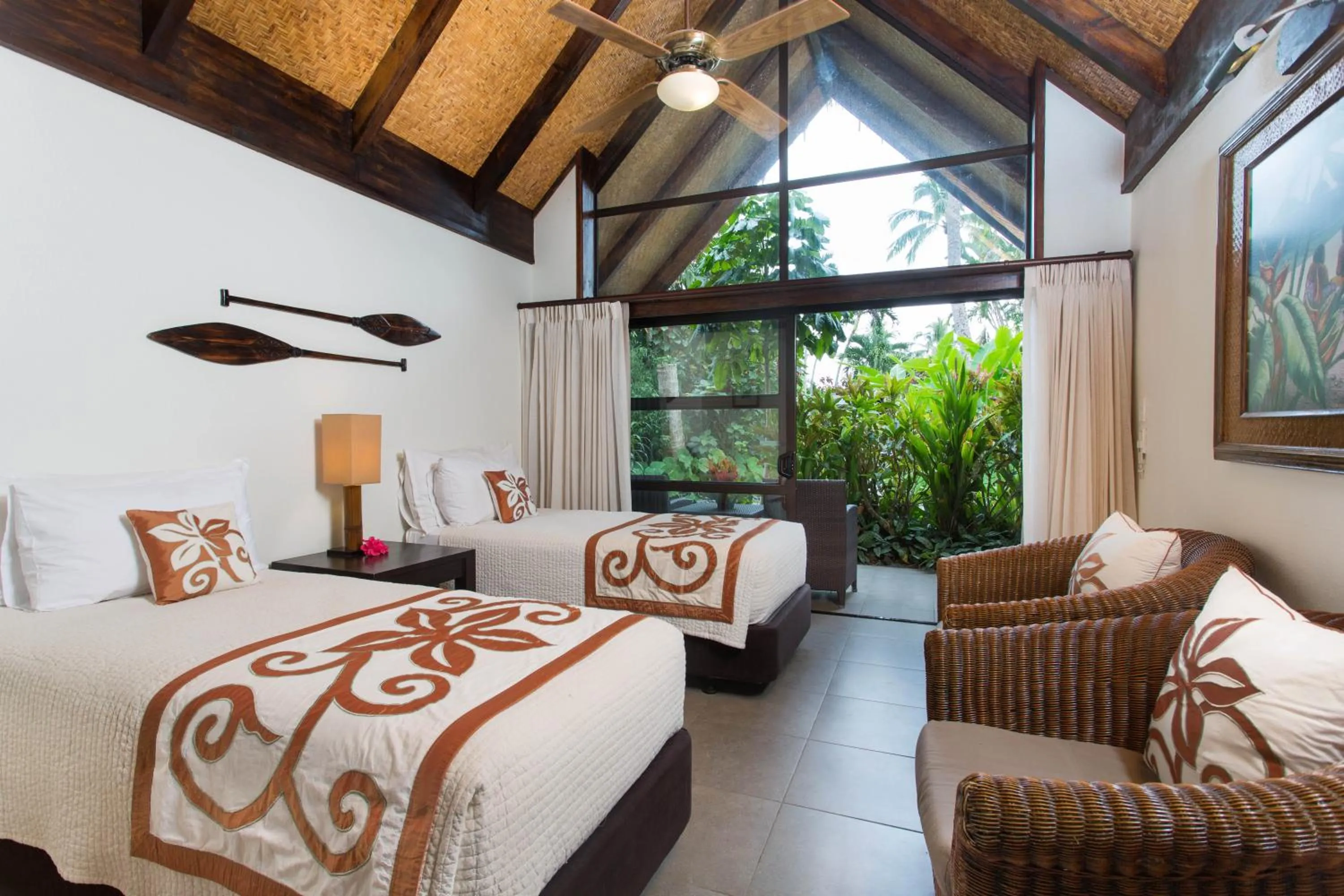 Photo of the whole room, Bed in Pacific Resort Rarotonga