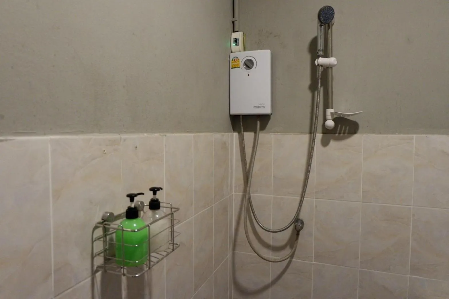 Shower in Leisure Hostel