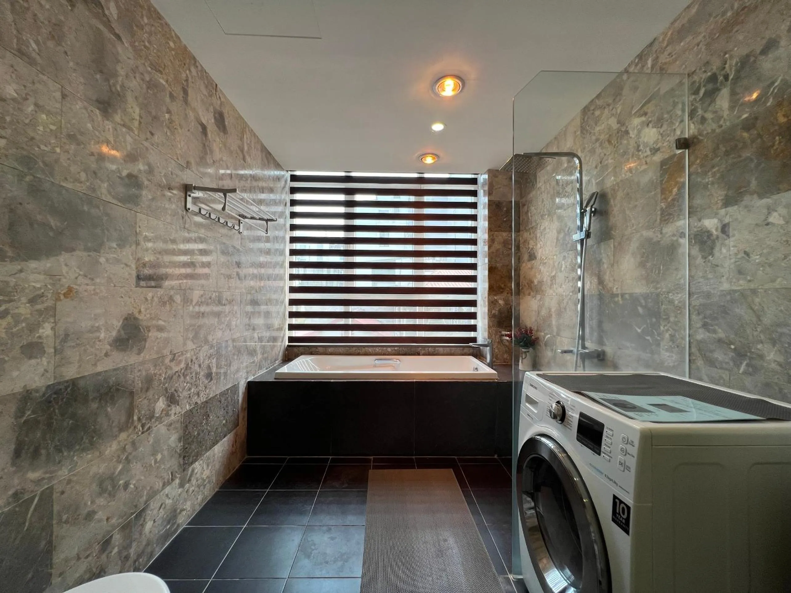 NINE HOUSING 535 Kim Ma