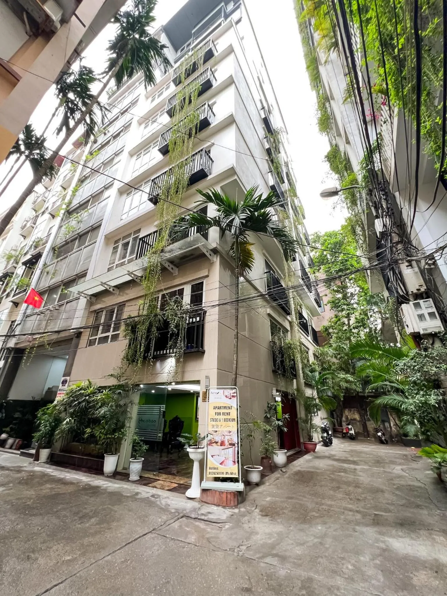 Property building in NINE HOUSING 535 Kim Ma