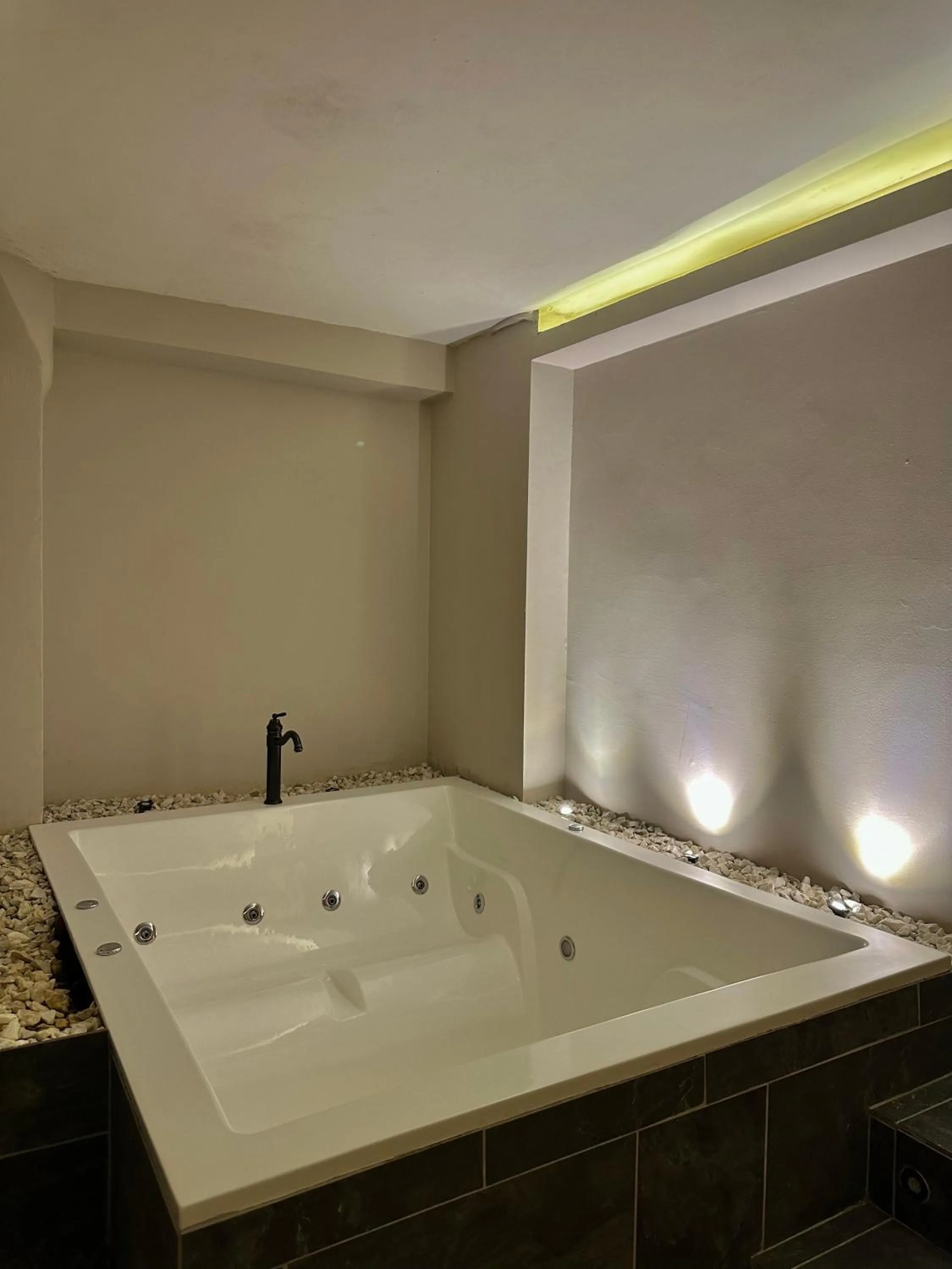 Bathroom in HOTEL BALI AT POBLADO