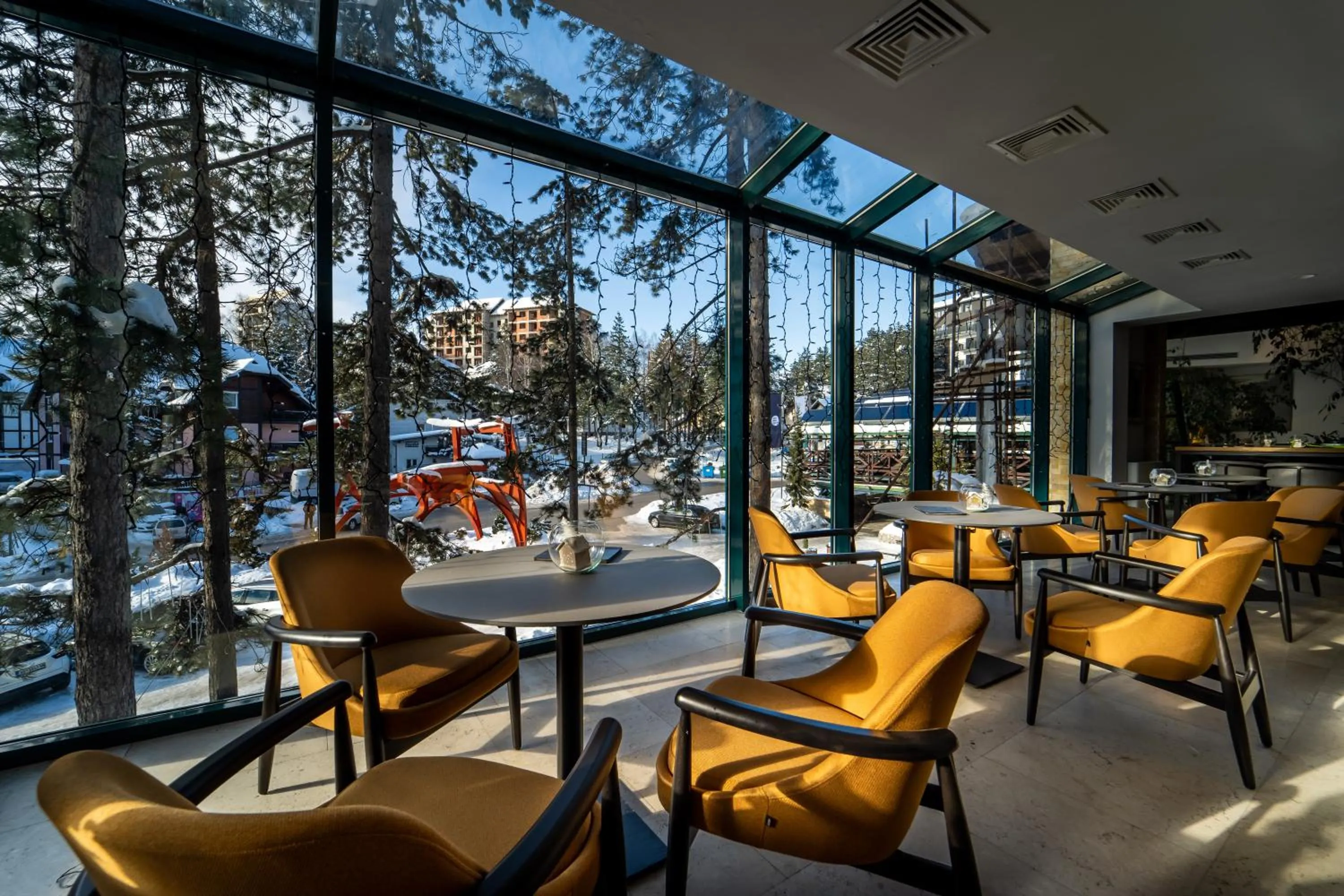 Lounge or bar in Mona Plaza Zlatibor