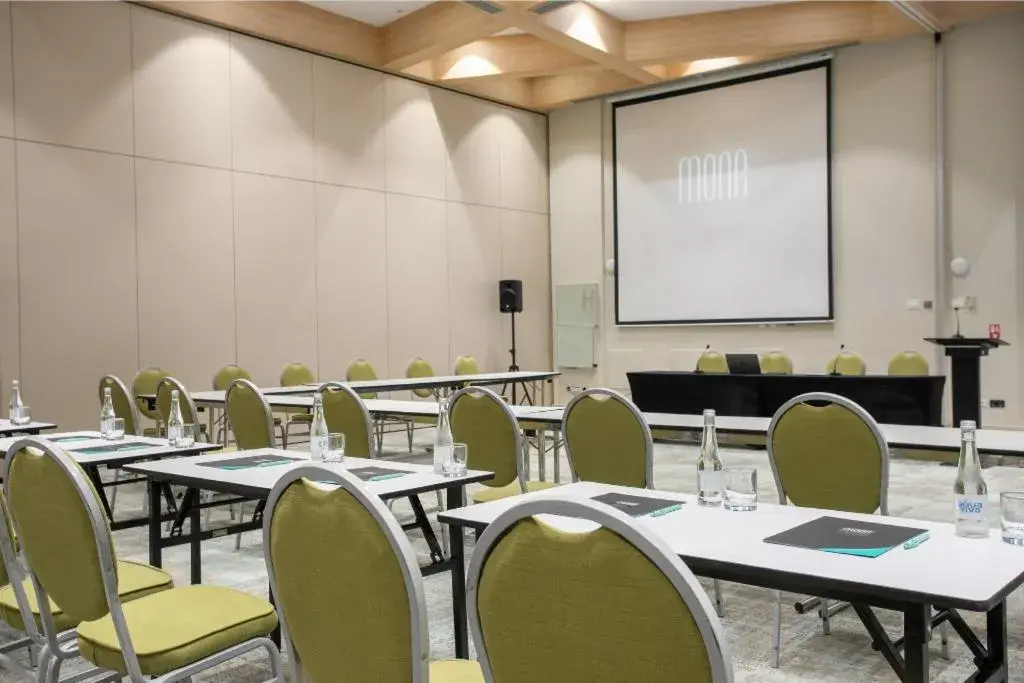 Meeting/conference room in Mona Plaza Zlatibor Meeting/conference room in Mona Plaza Zlatibor