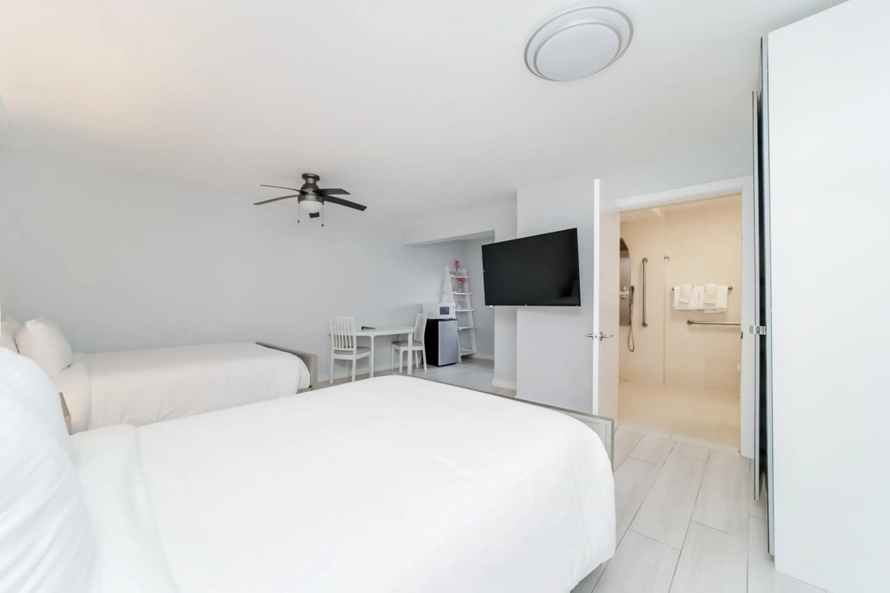 Bed in Deco Boutique Hotel