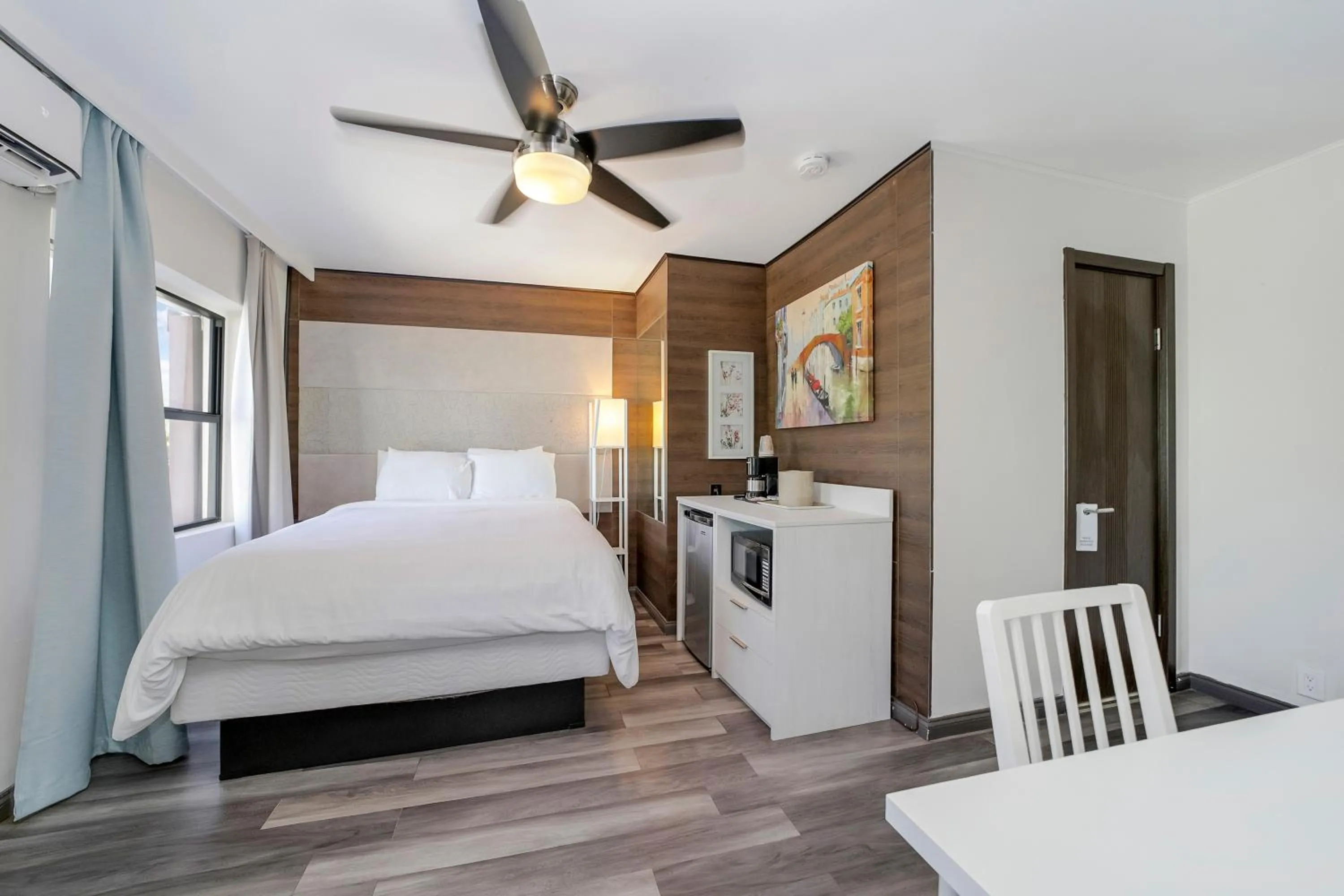 Bed in Deco Boutique Hotel