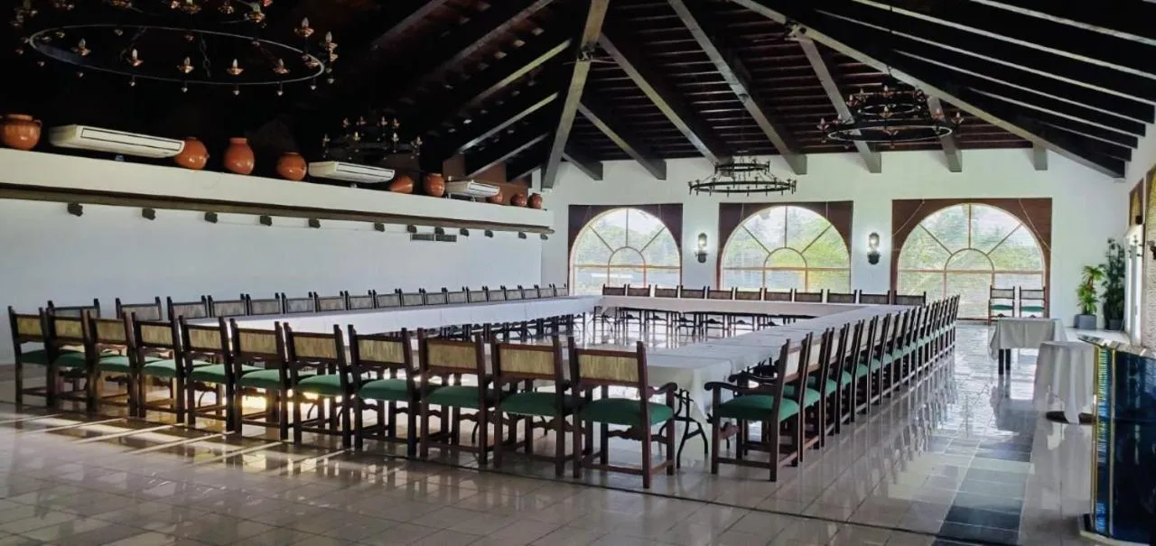 Business facilities in HOTEL TESORO BEACH