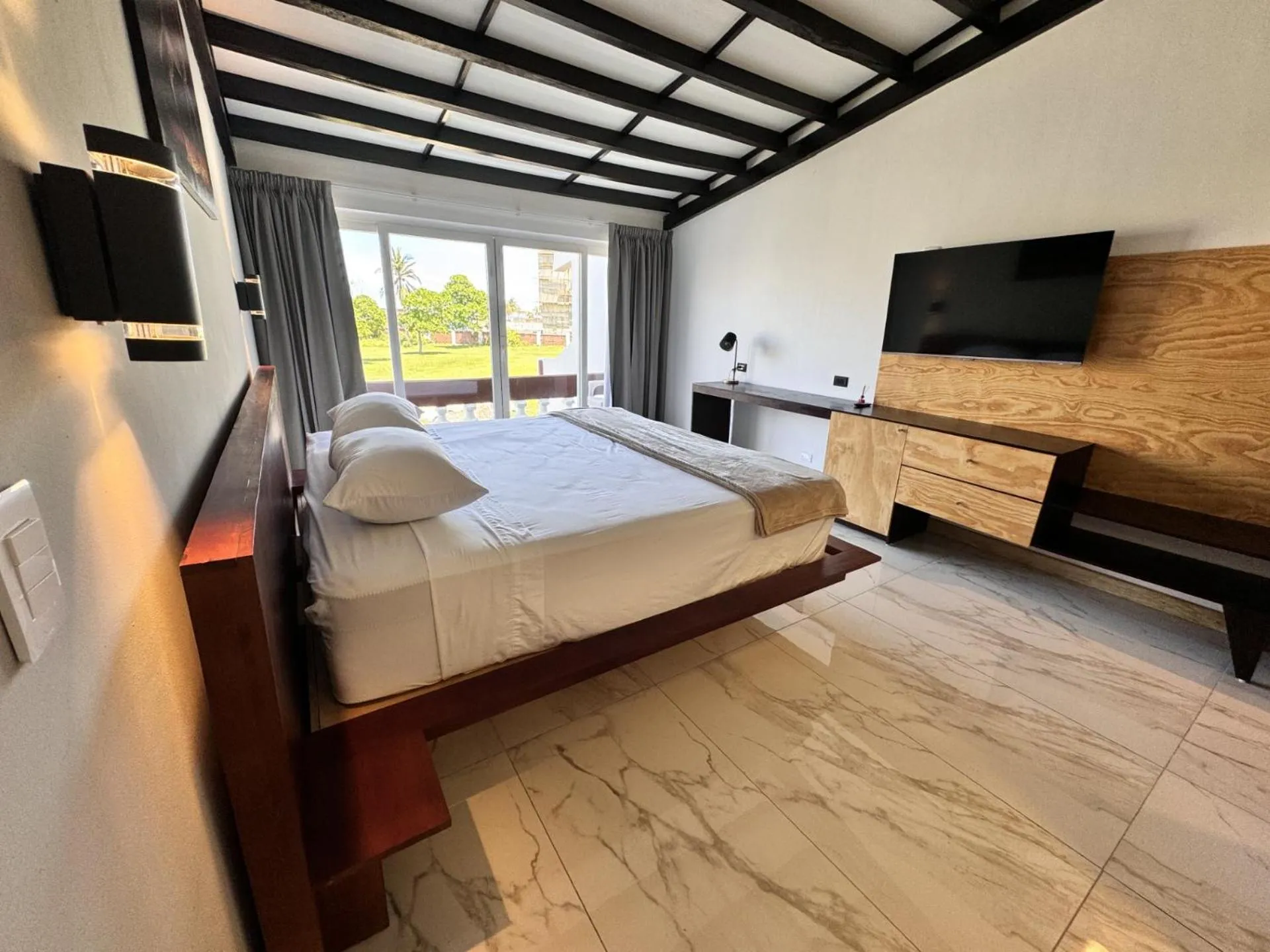 Bed in HOTEL TESORO BEACH