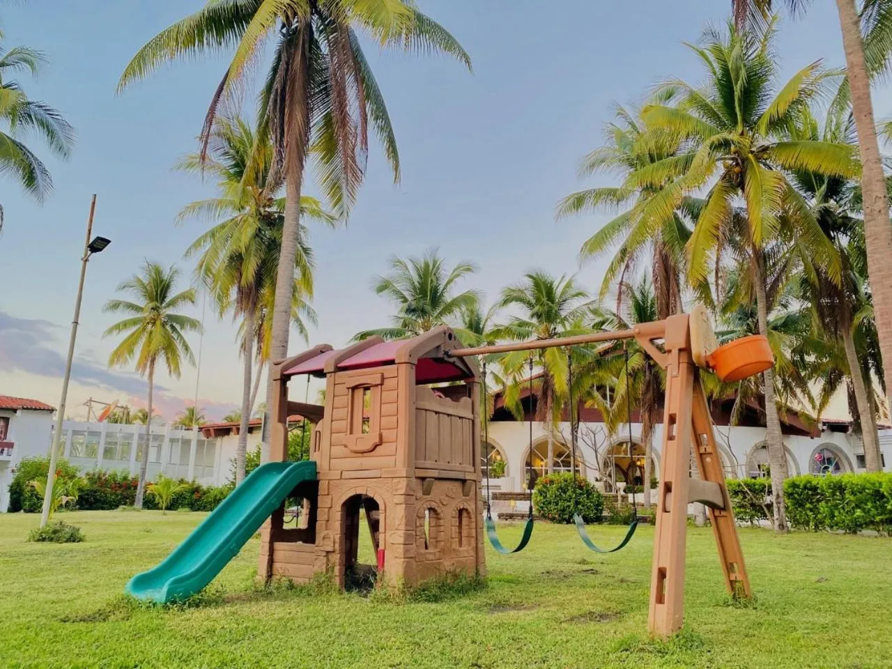 Garden in HOTEL TESORO BEACH