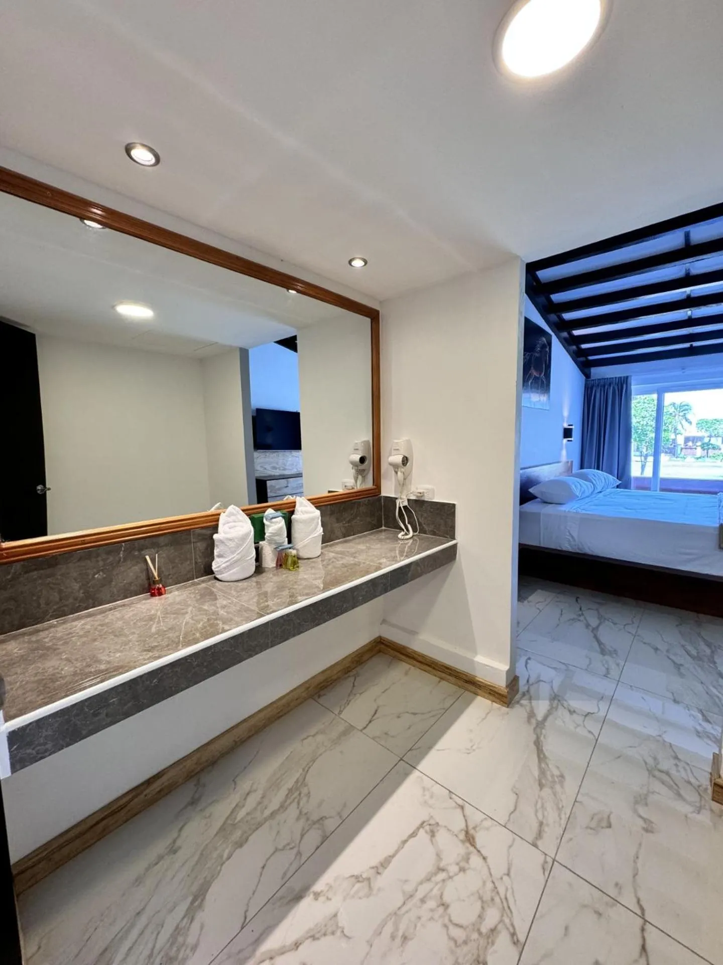 Bed in HOTEL TESORO BEACH