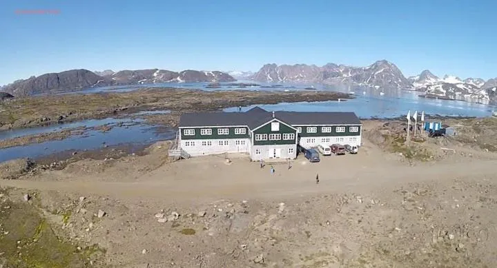 Facade/entrance in Hotel Kulusuk