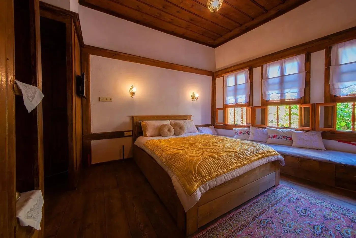 Double Room with Garden View - single occupancy in Meymune Valide Konağı Double Room with Garden View - single occupancy in Meymune Valide Konağı