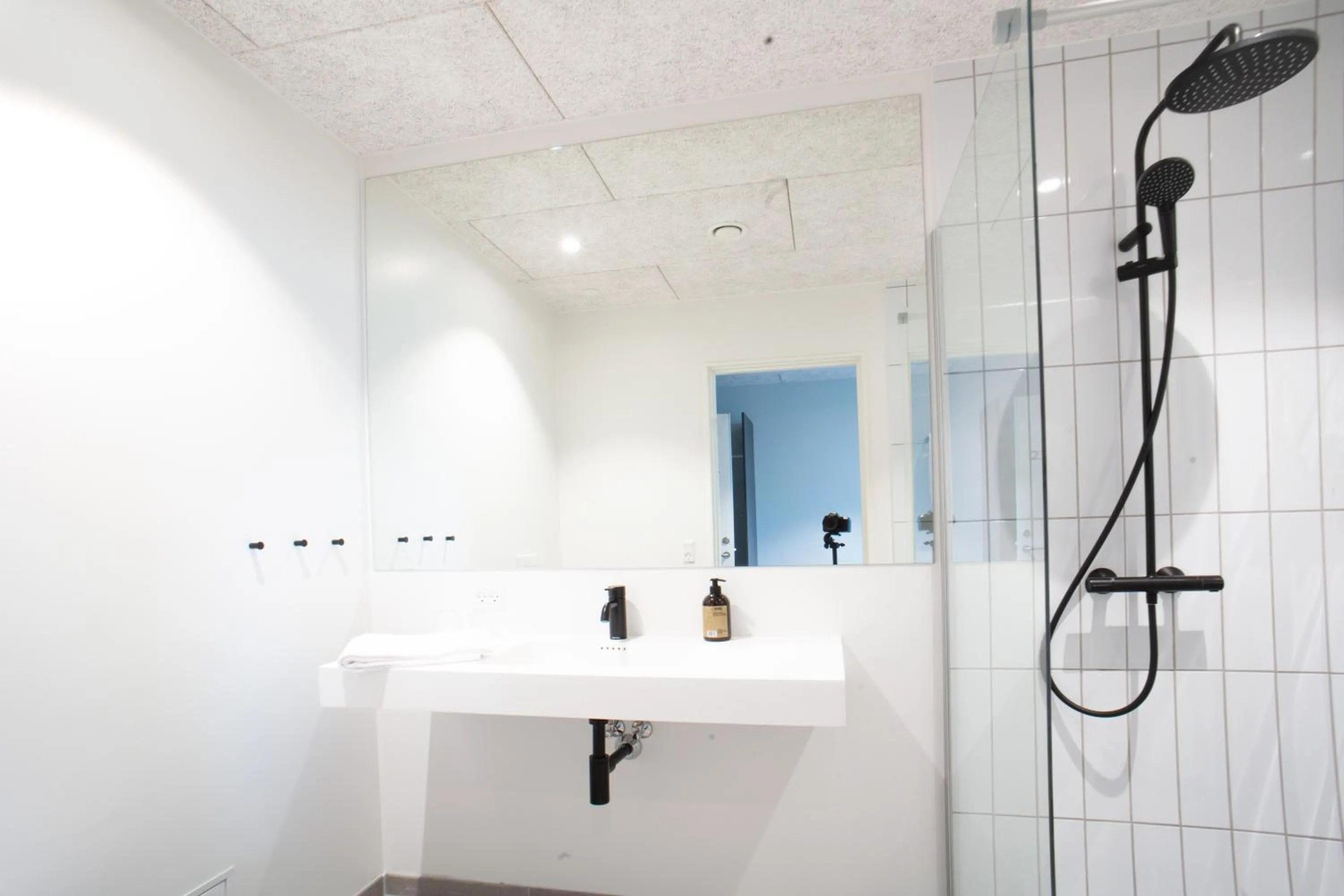 Shower in Hotel Djurhuus