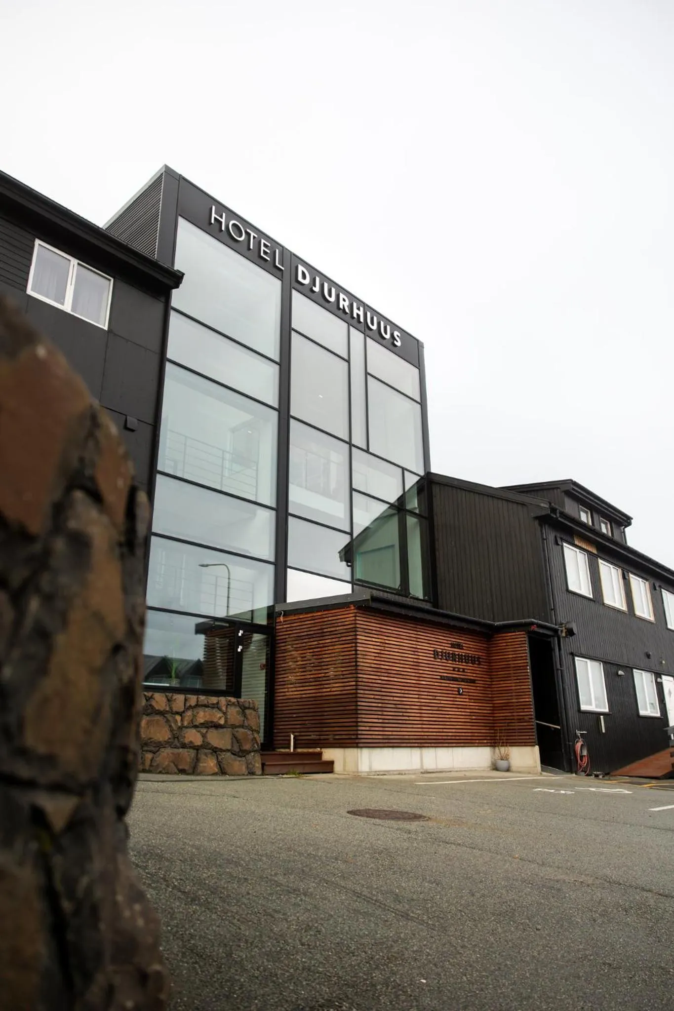 Property building in Hotel Djurhuus