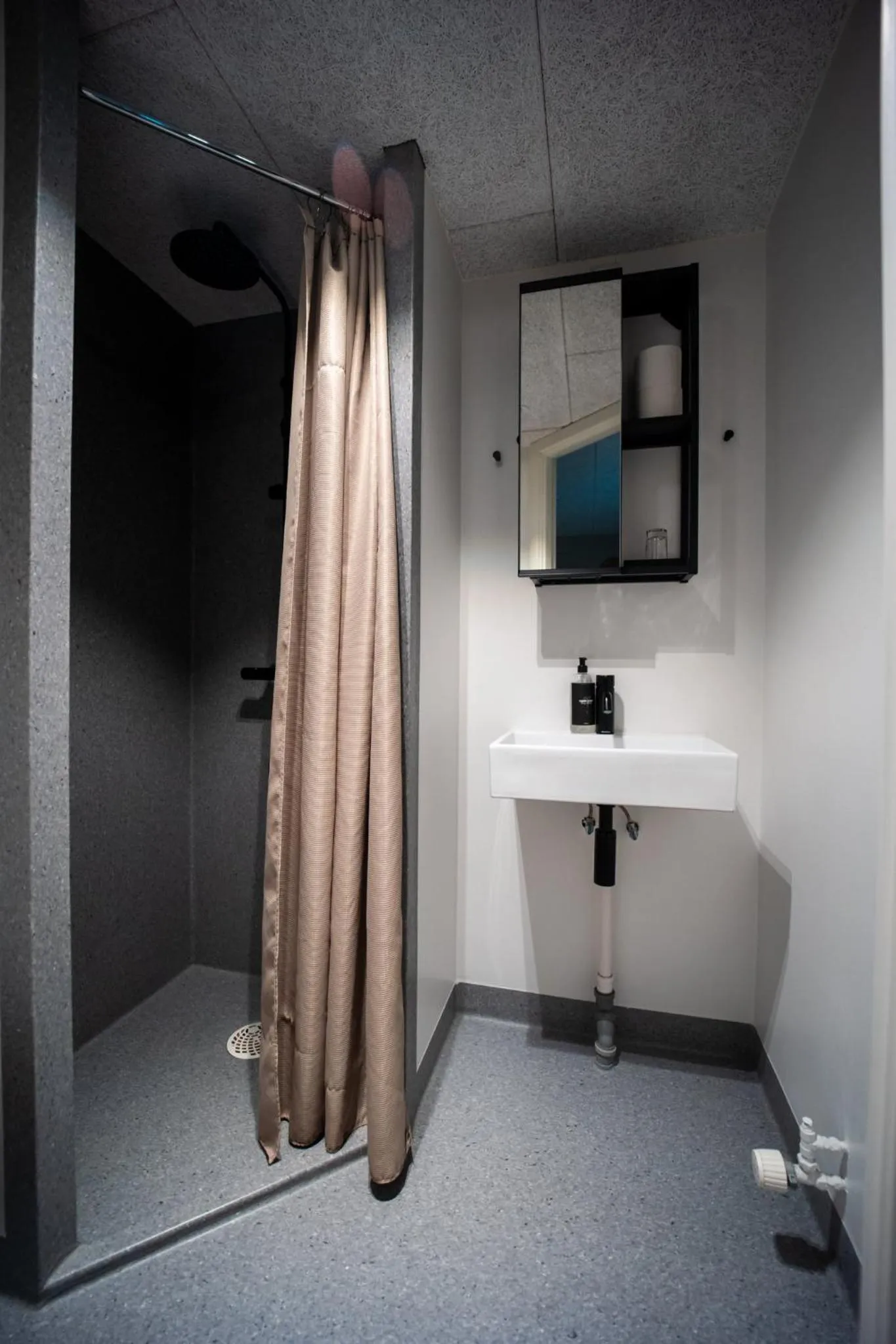 Bathroom in Hotel Djurhuus